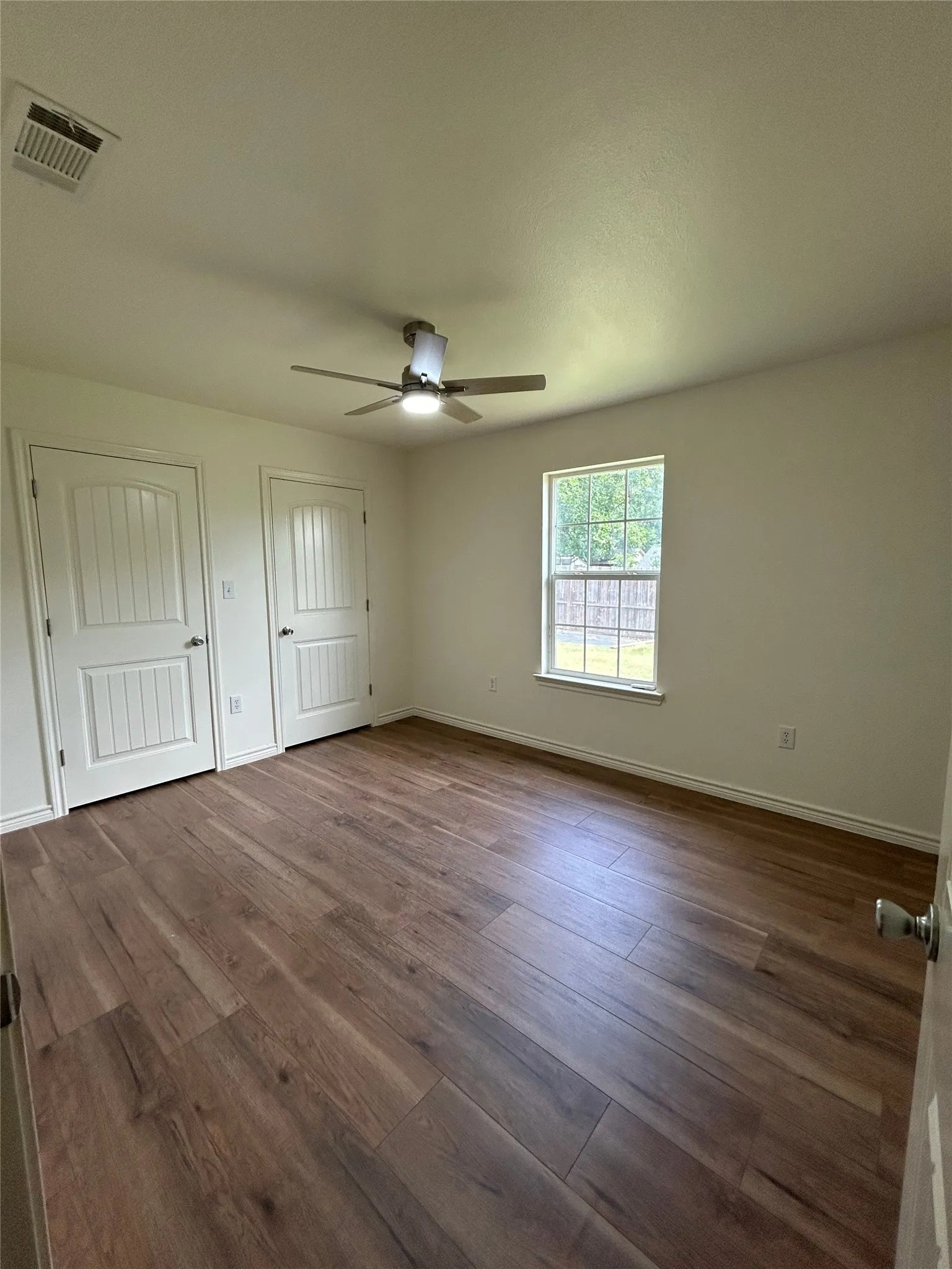 Single Family Residence For Sale in Grayson County , 1325 E Jones Street, Sherman, Texas 75090, 3 Bedroom, 2 Bathroom, 1 Garage spaces, 1,168 Sqft, built in 2011, mls#21342394, Real Estate Agent in Sherman, Homes For Sale in Grayson county, Homes For Sale in Sherman, Realtor in Sherman Texas, Real Estate Brokerage Independent Realty Texas, Luminita Cordes Realtor