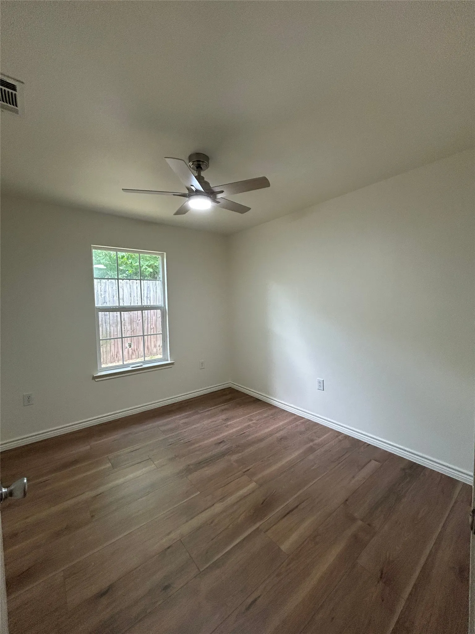 Single Family Residence For Sale in Grayson County , 1325 E Jones Street, Sherman, Texas 75090, 3 Bedroom, 2 Bathroom, 1 Garage spaces, 1,168 Sqft, built in 2011, mls#21342394, Real Estate Agent in Sherman, Homes For Sale in Grayson county, Homes For Sale in Sherman, Realtor in Sherman Texas, Real Estate Brokerage Independent Realty Texas, Luminita Cordes Realtor