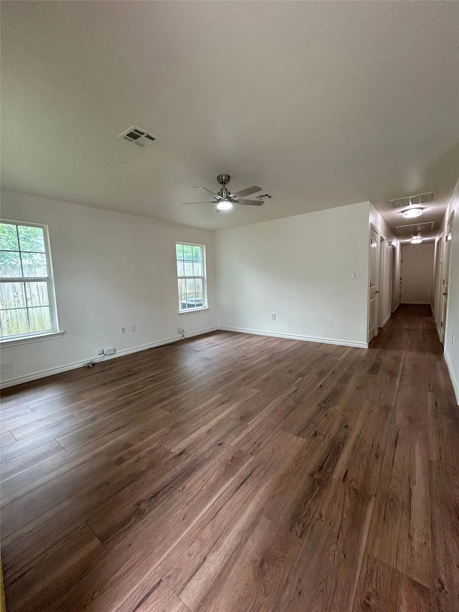 Single Family Residence For Sale in Grayson County , 1325 E Jones Street, Sherman, Texas 75090, 3 Bedroom, 2 Bathroom, 1 Garage spaces, 1,168 Sqft, built in 2011, mls#21342394, Real Estate Agent in Sherman, Homes For Sale in Grayson county, Homes For Sale in Sherman, Realtor in Sherman Texas, Real Estate Brokerage Independent Realty Texas, Luminita Cordes Realtor