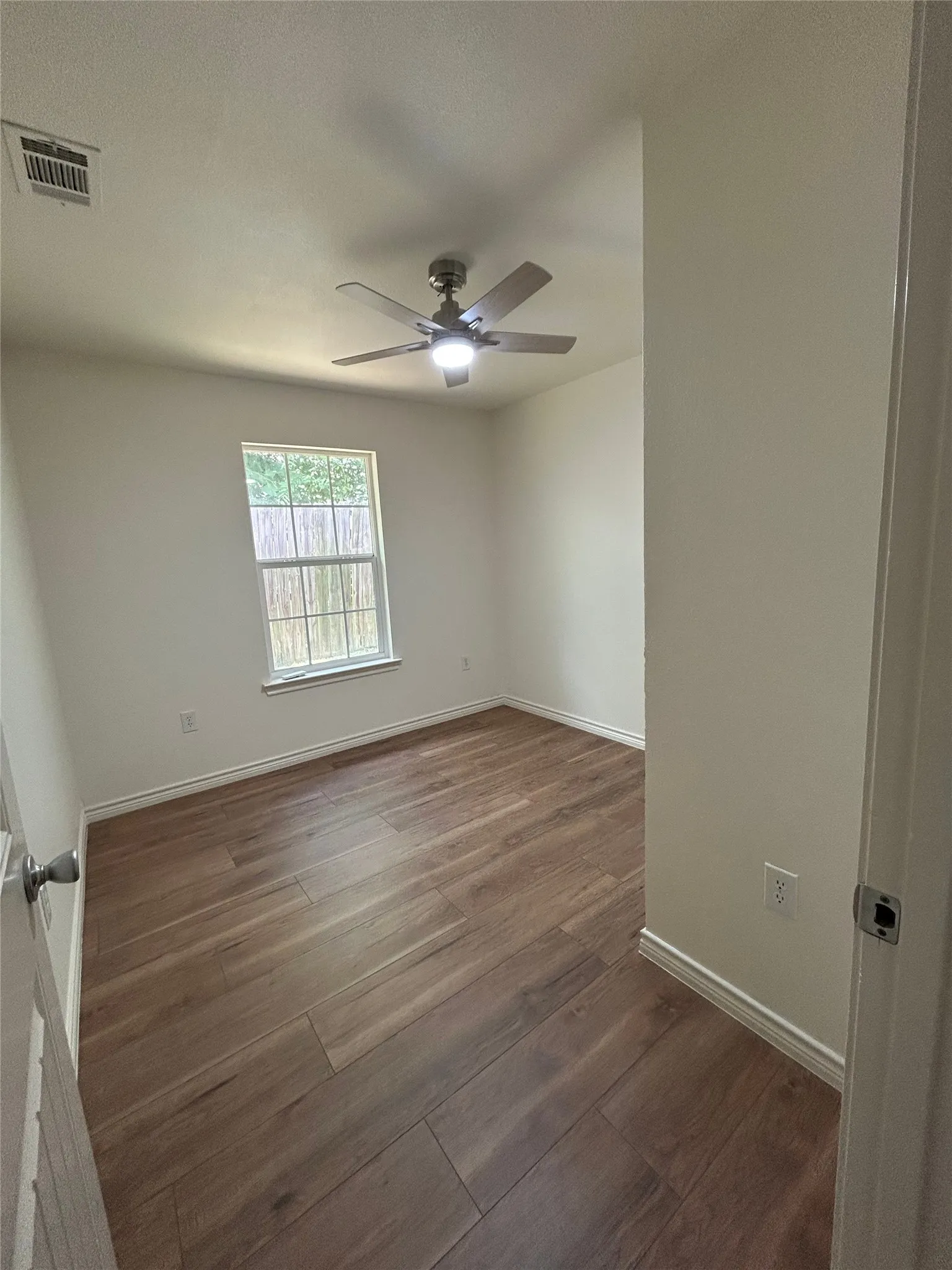 Single Family Residence For Sale in Grayson County , 1325 E Jones Street, Sherman, Texas 75090, 3 Bedroom, 2 Bathroom, 1 Garage spaces, 1,168 Sqft, built in 2011, mls#21342394, Real Estate Agent in Sherman, Homes For Sale in Grayson county, Homes For Sale in Sherman, Realtor in Sherman Texas, Real Estate Brokerage Independent Realty Texas, Luminita Cordes Realtor