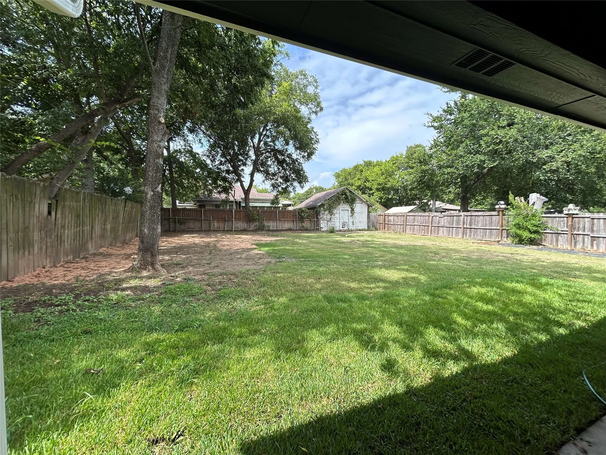 Single Family Residence For Sale in Grayson County , 1325 E Jones Street, Sherman, Texas 75090, 3 Bedroom, 2 Bathroom, 1 Garage spaces, 1,168 Sqft, built in 2011, mls#21342394, Real Estate Agent in Sherman, Homes For Sale in Grayson county, Homes For Sale in Sherman, Realtor in Sherman Texas, Real Estate Brokerage Independent Realty Texas, Luminita Cordes Realtor