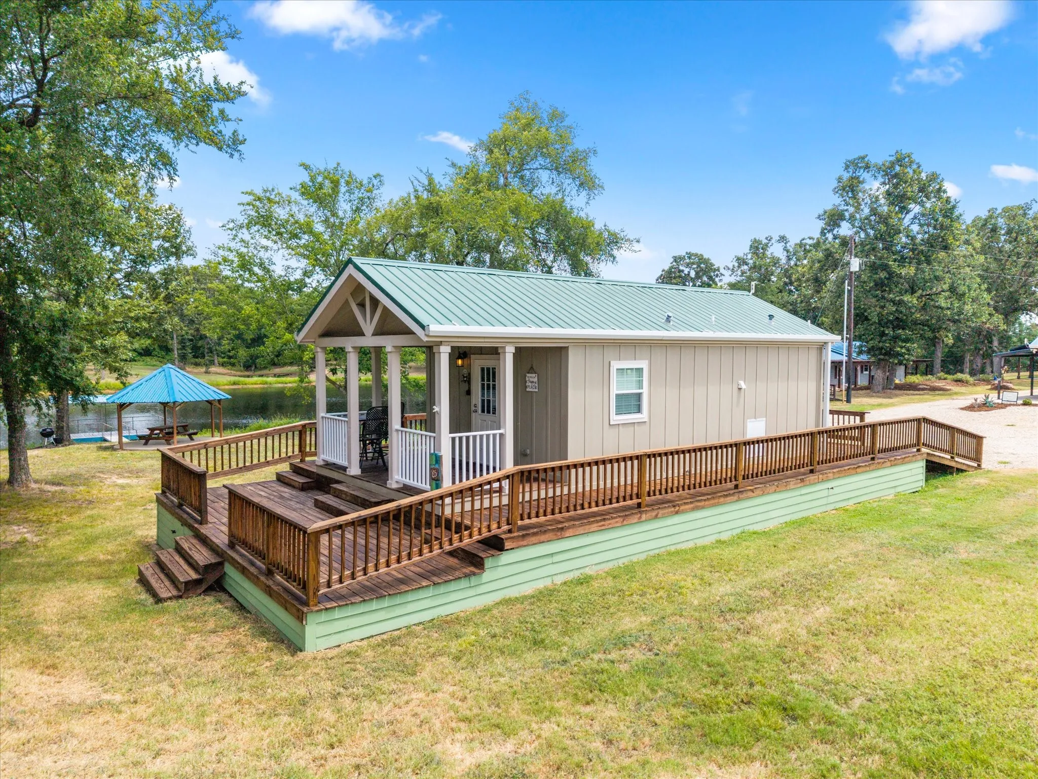 Single Family Residence For Sale in Rains County , 992 RS County Road 4325, Emory, Texas 75440, 3 Bedrooms, 3 Bathrooms, 6 Garage spaces, 2,312 Sqft, built in 1965, Price $1,900,000, mls#21342638, Real Estate Agent in Emory, Homes For Sale in Rains county, Homes For Sale in Emory, Realtor in Emory Texas, Real Estate Brokerage Independent Realty Texas, Luminita Cordes Realtor