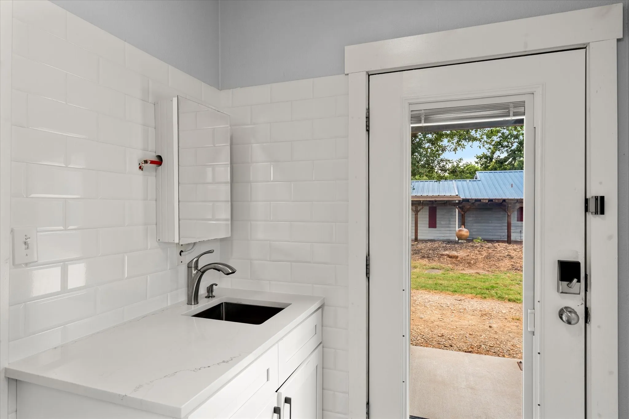 Single Family Residence For Sale in Rains County , 992 RS County Road 4325, Emory, Texas 75440, 3 Bedrooms, 3 Bathrooms, 6 Garage spaces, 2,312 Sqft, built in 1965, Price $1,900,000, mls#21342638, Real Estate Agent in Emory, Homes For Sale in Rains county, Homes For Sale in Emory, Realtor in Emory Texas, Real Estate Brokerage Independent Realty Texas, Luminita Cordes Realtor