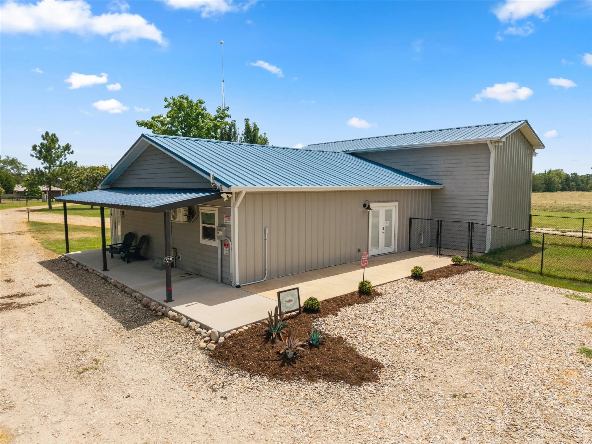 Single Family Residence For Sale in Rains County , 992 RS County Road 4325, Emory, Texas 75440, 3 Bedrooms, 3 Bathrooms, 6 Garage spaces, 2,312 Sqft, built in 1965, Price $1,900,000, mls#21342638, Real Estate Agent in Emory, Homes For Sale in Rains county, Homes For Sale in Emory, Realtor in Emory Texas, Real Estate Brokerage Independent Realty Texas, Luminita Cordes Realtor