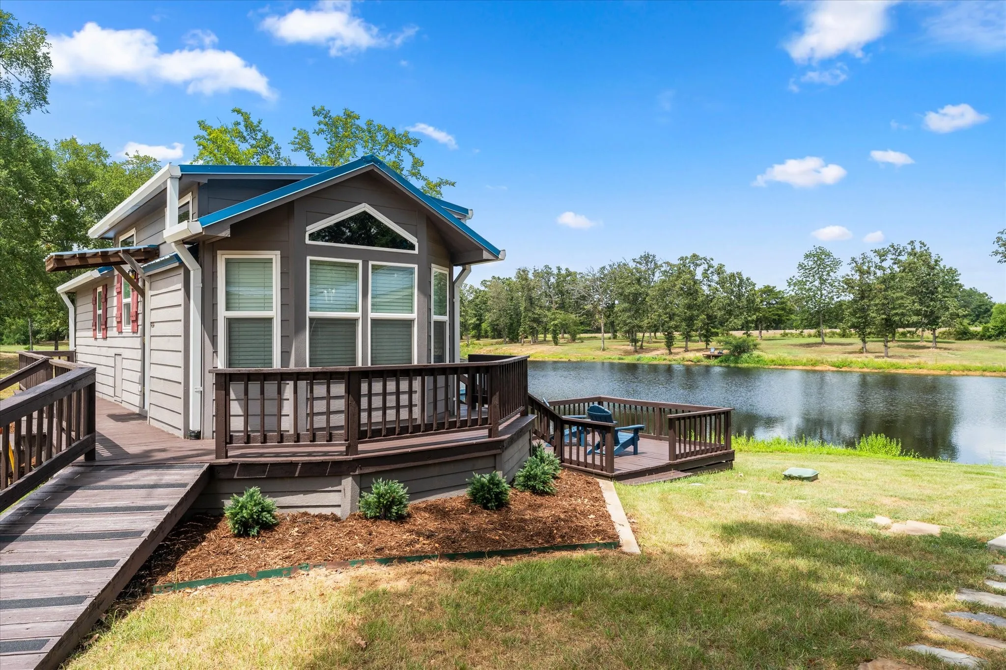 Single Family Residence For Sale in Rains County , 992 RS County Road 4325, Emory, Texas 75440, 3 Bedrooms, 3 Bathrooms, 6 Garage spaces, 2,312 Sqft, built in 1965, Price $1,900,000, mls#21342638, Real Estate Agent in Emory, Homes For Sale in Rains county, Homes For Sale in Emory, Realtor in Emory Texas, Real Estate Brokerage Independent Realty Texas, Luminita Cordes Realtor