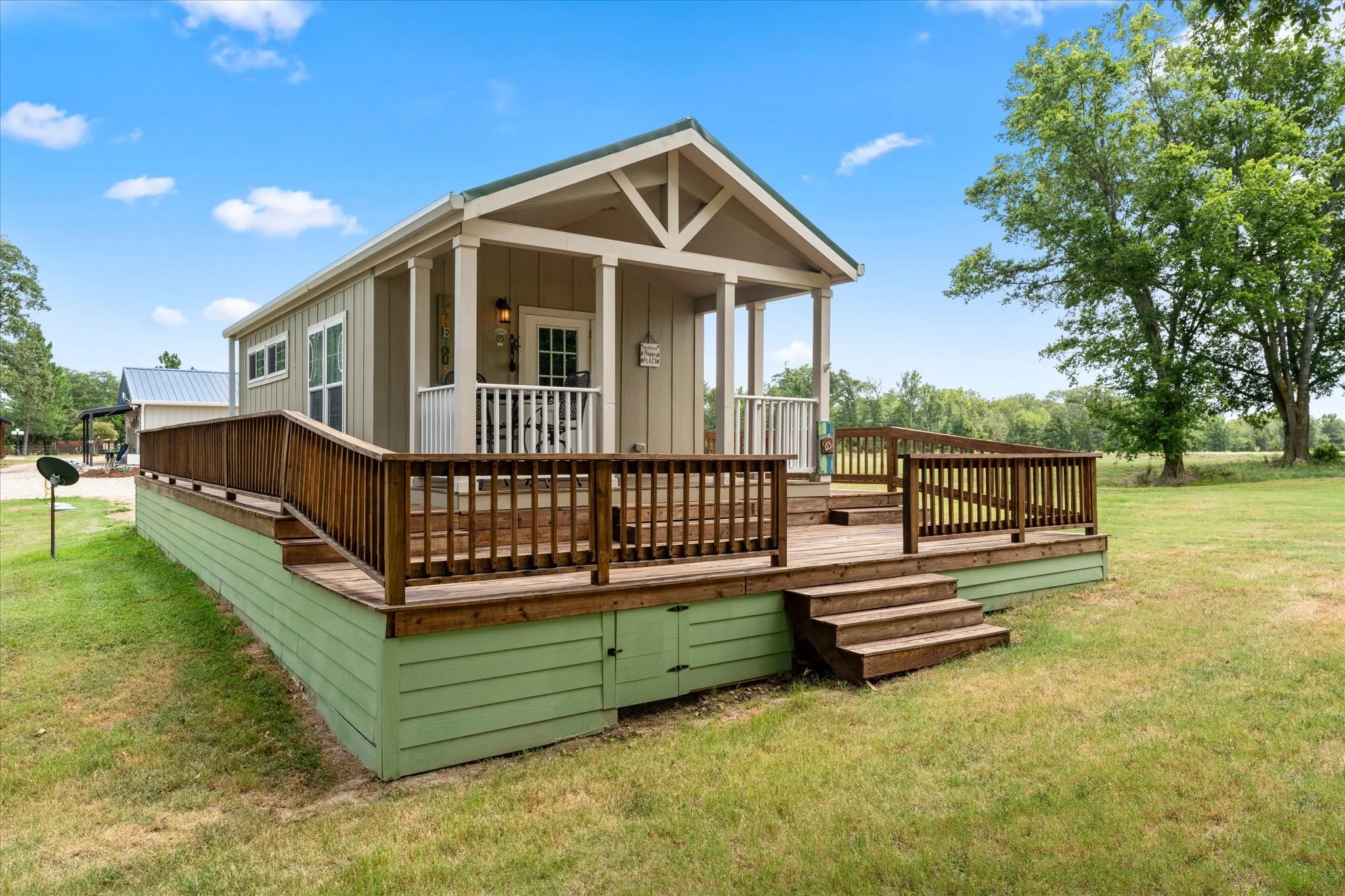 Single Family Residence For Sale in Rains County , 992 RS County Road 4325, Emory, Texas 75440, 3 Bedrooms, 3 Bathrooms, 6 Garage spaces, 2,312 Sqft, built in 1965, Price $1,900,000, mls#21342638, Real Estate Agent in Emory, Homes For Sale in Rains county, Homes For Sale in Emory, Realtor in Emory Texas, Real Estate Brokerage Independent Realty Texas, Luminita Cordes Realtor