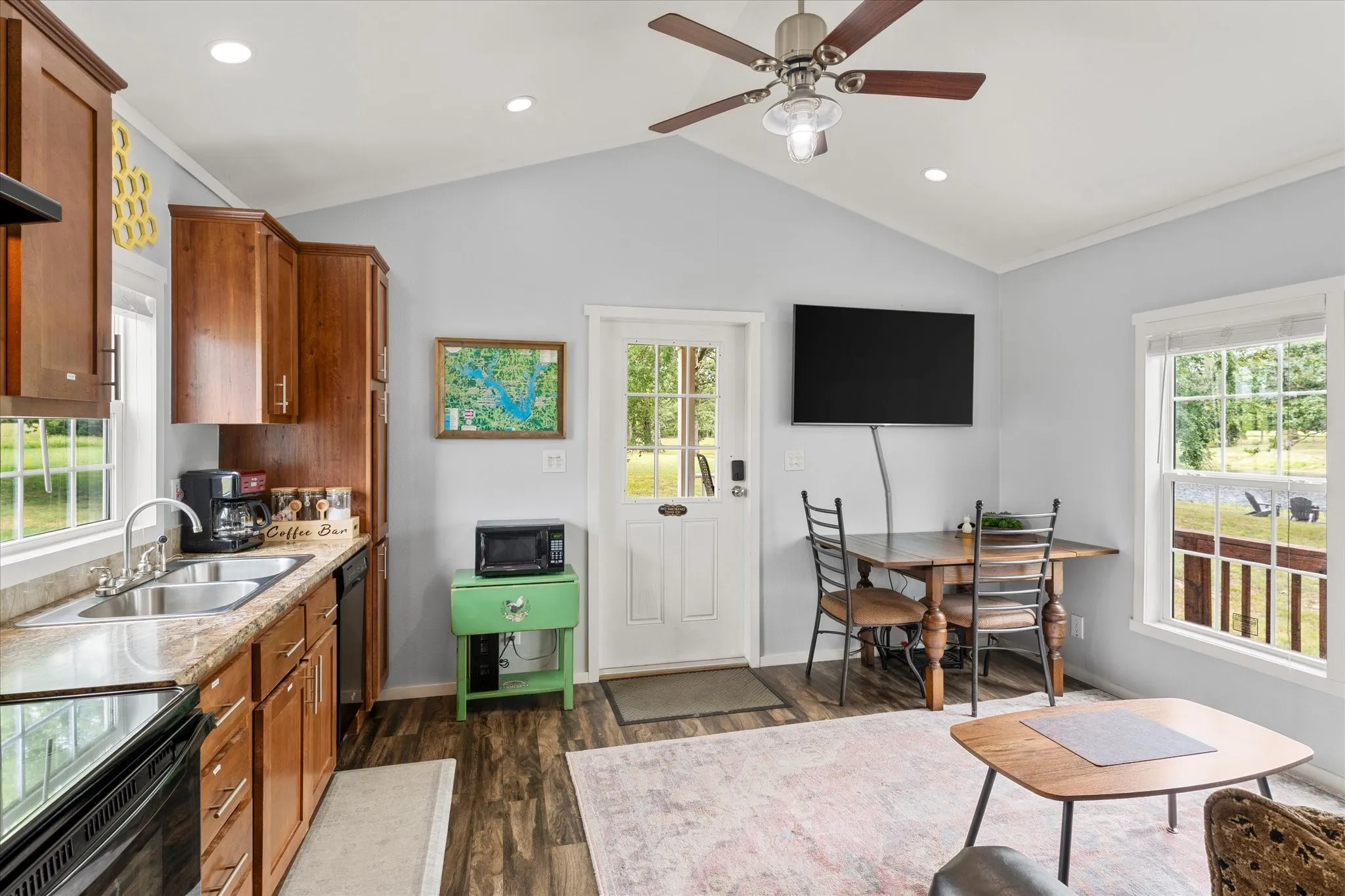 Single Family Residence For Sale in Rains County , 992 RS County Road 4325, Emory, Texas 75440, 3 Bedrooms, 3 Bathrooms, 6 Garage spaces, 2,312 Sqft, built in 1965, Price $1,900,000, mls#21342638, Real Estate Agent in Emory, Homes For Sale in Rains county, Homes For Sale in Emory, Realtor in Emory Texas, Real Estate Brokerage Independent Realty Texas, Luminita Cordes Realtor