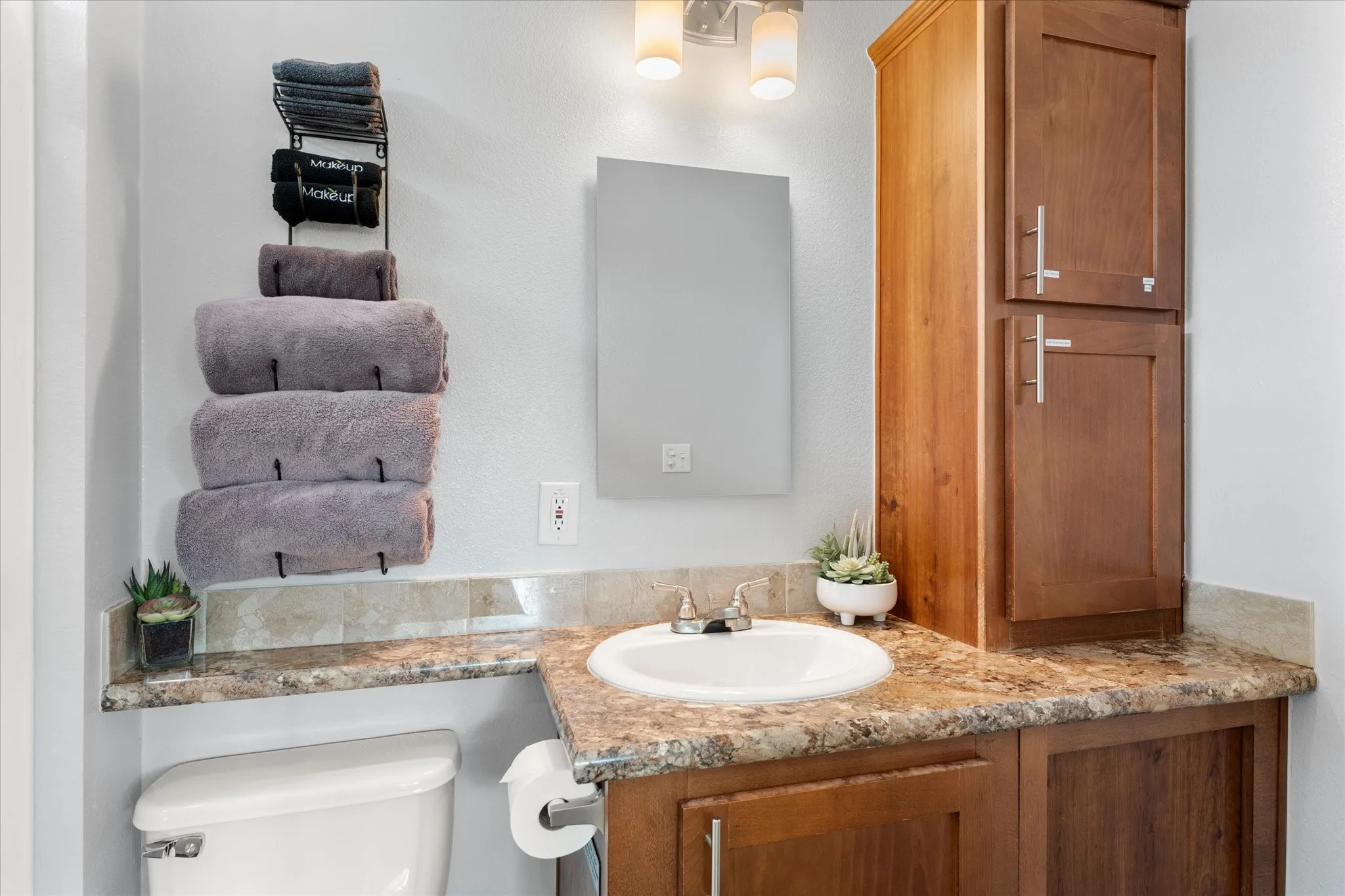 Single Family Residence For Sale in Rains County , 992 RS County Road 4325, Emory, Texas 75440, 3 Bedrooms, 3 Bathrooms, 6 Garage spaces, 2,312 Sqft, built in 1965, Price $1,900,000, mls#21342638, Real Estate Agent in Emory, Homes For Sale in Rains county, Homes For Sale in Emory, Realtor in Emory Texas, Real Estate Brokerage Independent Realty Texas, Luminita Cordes Realtor
