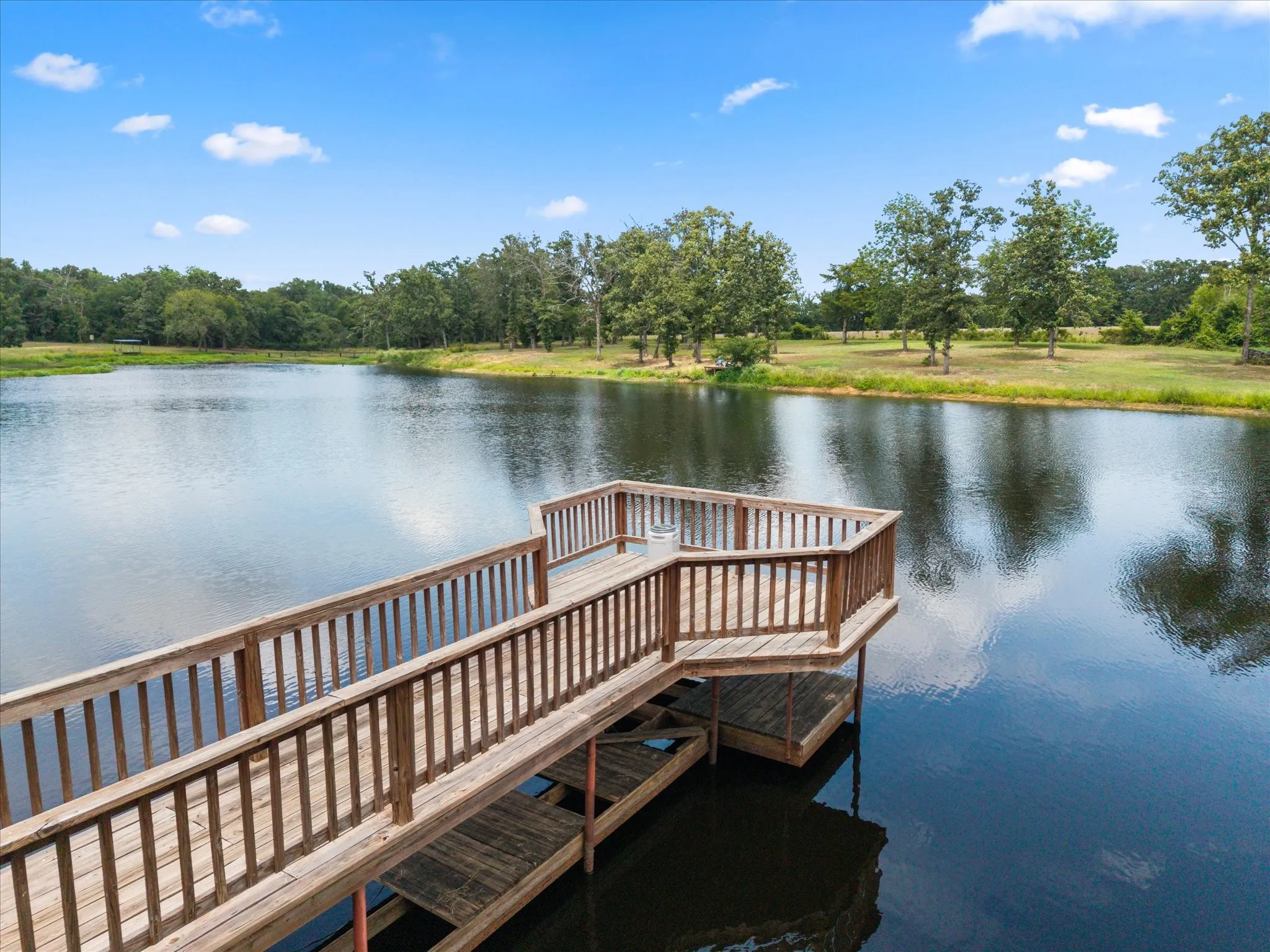 Single Family Residence For Sale in Rains County , 992 RS County Road 4325, Emory, Texas 75440, 3 Bedrooms, 3 Bathrooms, 6 Garage spaces, 2,312 Sqft, built in 1965, Price $1,900,000, mls#21342638, Real Estate Agent in Emory, Homes For Sale in Rains county, Homes For Sale in Emory, Realtor in Emory Texas, Real Estate Brokerage Independent Realty Texas, Luminita Cordes Realtor