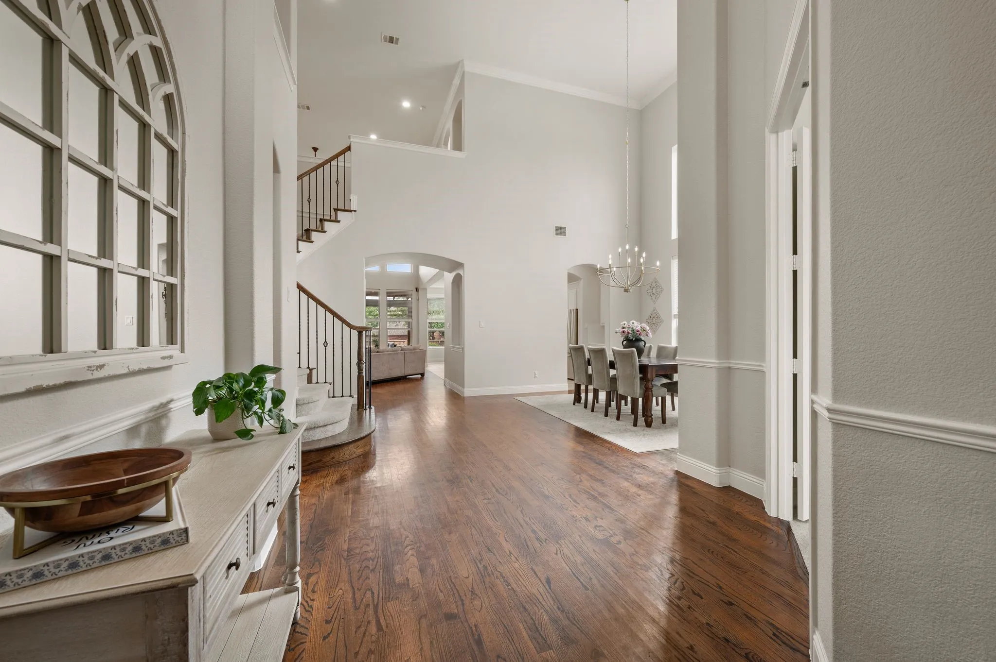 Single Family Residence For Sale in Tarrant County , 208 Silverado Trail, Keller, Texas 76248, 5 Bedroom, 4 Bathroom, 3 Garage spaces, 4,501 Sqft, built in 2010, mls#21322899, Real Estate Agent in Keller, Homes For Sale in Tarrant county, Homes For Sale in Keller, Realtor in Keller Texas, Real Estate Brokerage Independent Realty Texas, Luminita Cordes Realtor