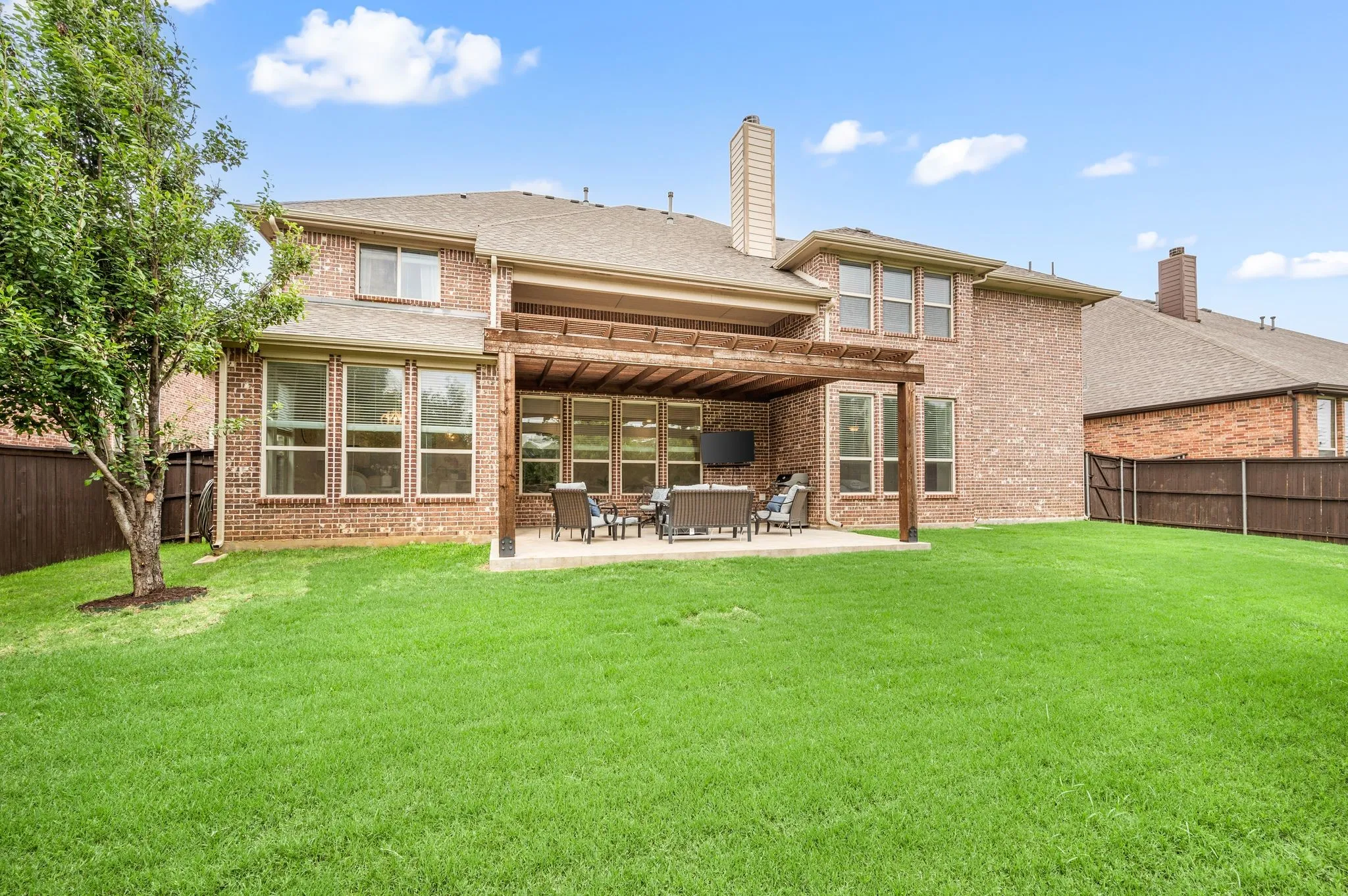 Single Family Residence For Sale in Tarrant County , 208 Silverado Trail, Keller, Texas 76248, 5 Bedroom, 4 Bathroom, 3 Garage spaces, 4,501 Sqft, built in 2010, mls#21322899, Real Estate Agent in Keller, Homes For Sale in Tarrant county, Homes For Sale in Keller, Realtor in Keller Texas, Real Estate Brokerage Independent Realty Texas, Luminita Cordes Realtor