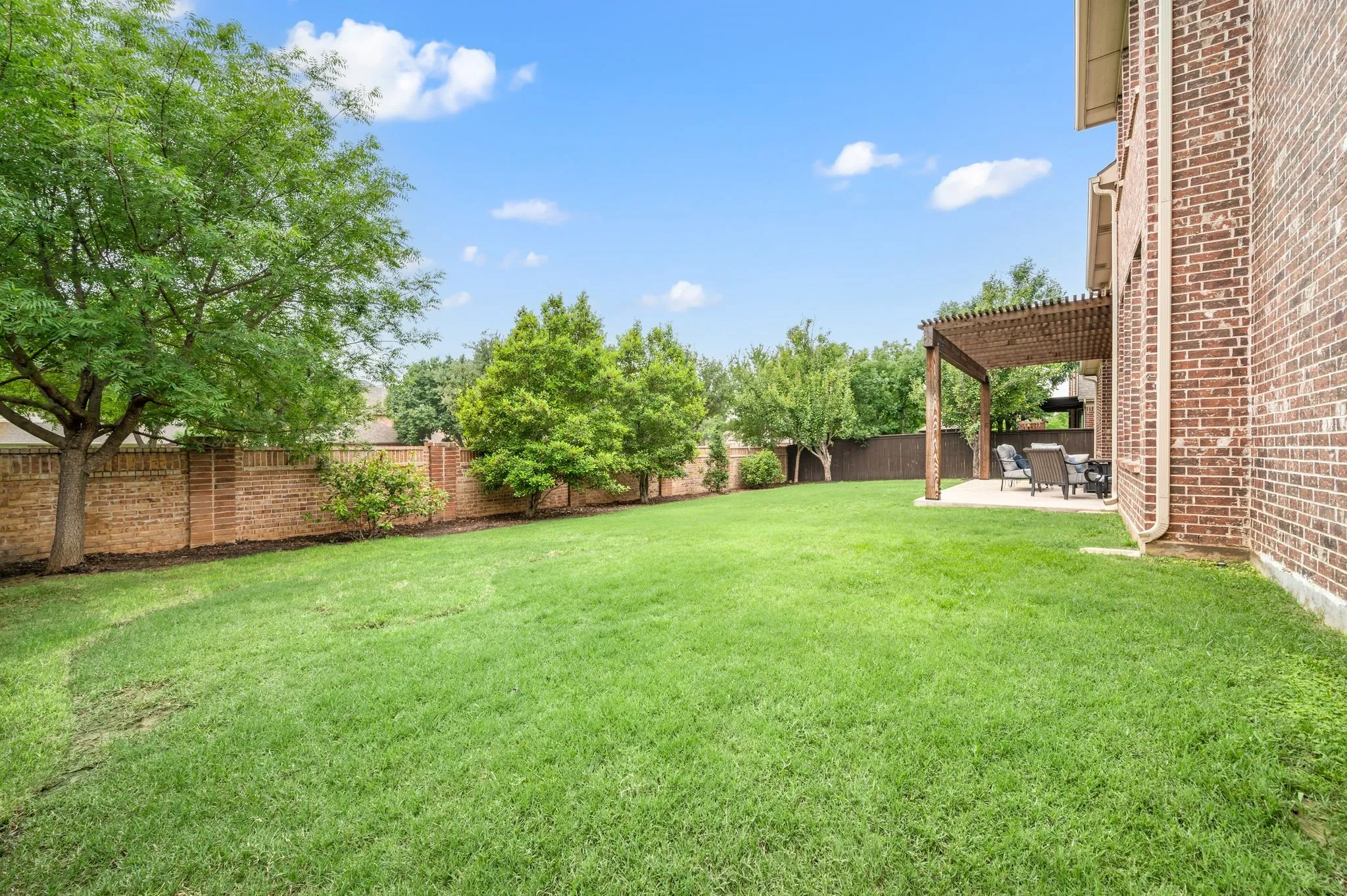 Single Family Residence For Sale in Tarrant County , 208 Silverado Trail, Keller, Texas 76248, 5 Bedroom, 4 Bathroom, 3 Garage spaces, 4,501 Sqft, built in 2010, mls#21322899, Real Estate Agent in Keller, Homes For Sale in Tarrant county, Homes For Sale in Keller, Realtor in Keller Texas, Real Estate Brokerage Independent Realty Texas, Luminita Cordes Realtor
