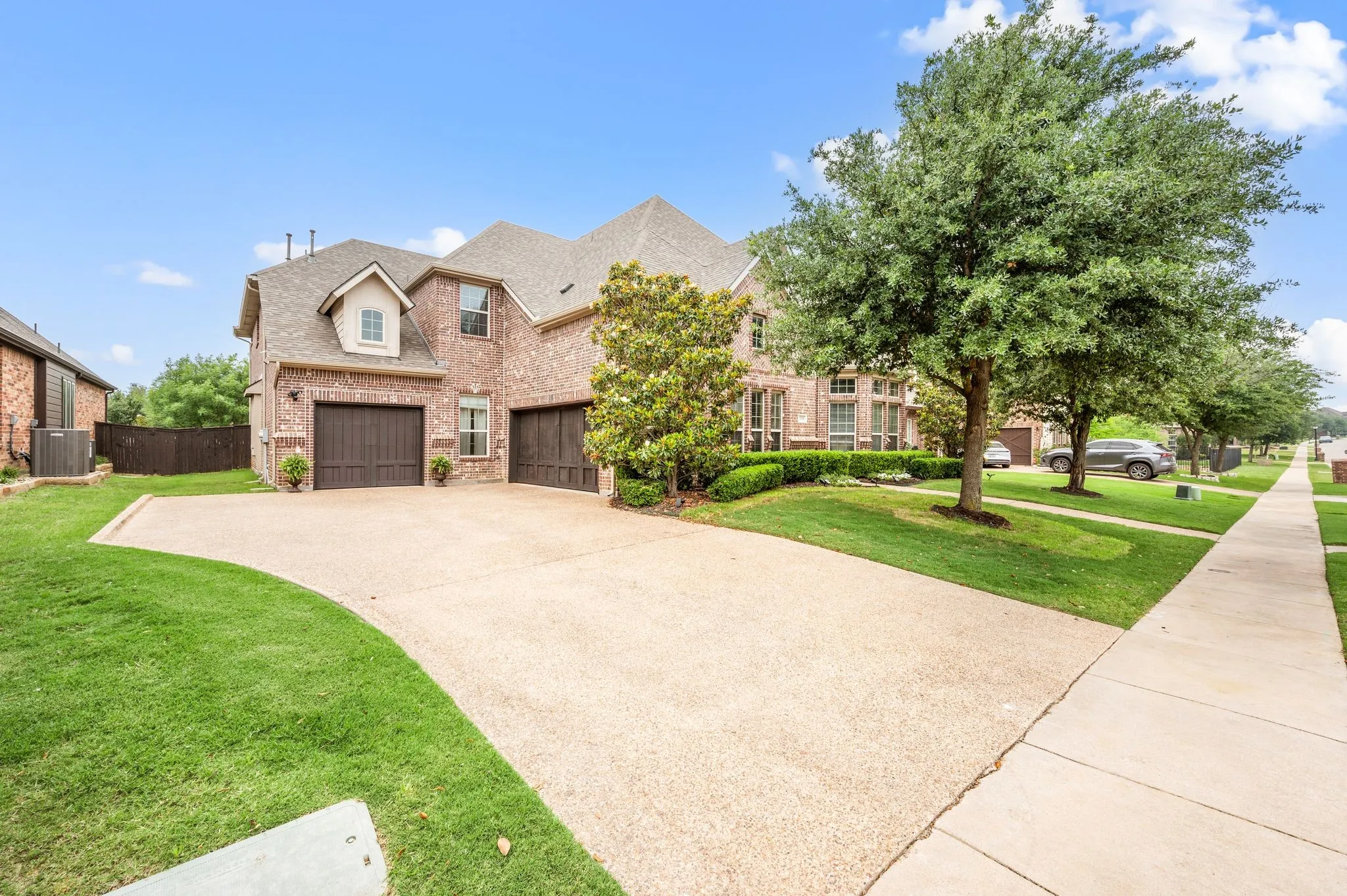 Single Family Residence For Sale in Tarrant County , 208 Silverado Trail, Keller, Texas 76248, 5 Bedroom, 4 Bathroom, 3 Garage spaces, 4,501 Sqft, built in 2010, mls#21322899, Real Estate Agent in Keller, Homes For Sale in Tarrant county, Homes For Sale in Keller, Realtor in Keller Texas, Real Estate Brokerage Independent Realty Texas, Luminita Cordes Realtor