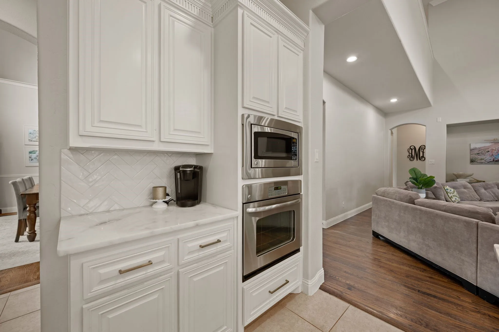 Single Family Residence For Sale in Tarrant County , 208 Silverado Trail, Keller, Texas 76248, 5 Bedroom, 4 Bathroom, 3 Garage spaces, 4,501 Sqft, built in 2010, mls#21322899, Real Estate Agent in Keller, Homes For Sale in Tarrant county, Homes For Sale in Keller, Realtor in Keller Texas, Real Estate Brokerage Independent Realty Texas, Luminita Cordes Realtor