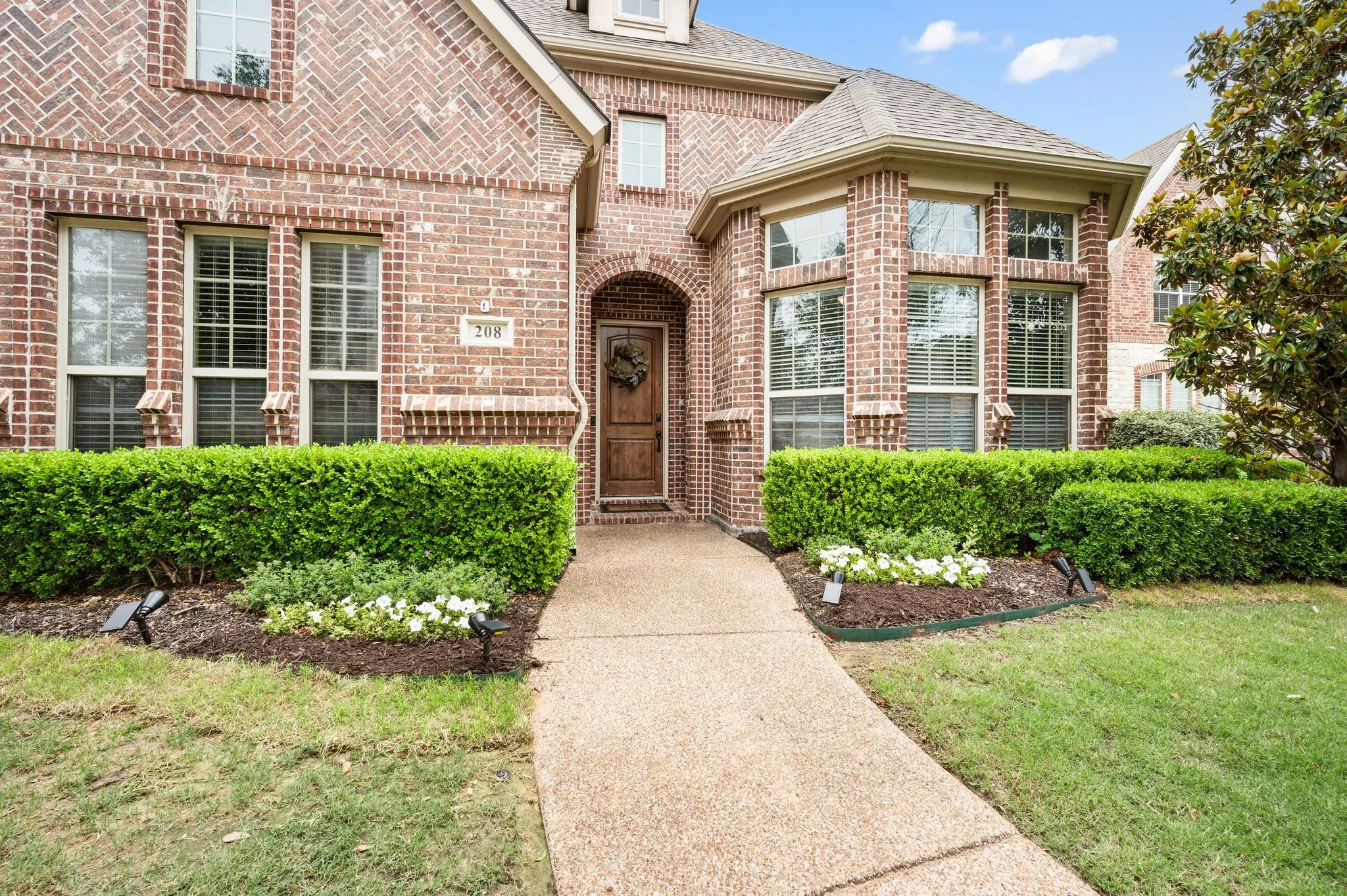 Single Family Residence For Sale in Tarrant County , 208 Silverado Trail, Keller, Texas 76248, 5 Bedroom, 4 Bathroom, 3 Garage spaces, 4,501 Sqft, built in 2010, mls#21322899, Real Estate Agent in Keller, Homes For Sale in Tarrant county, Homes For Sale in Keller, Realtor in Keller Texas, Real Estate Brokerage Independent Realty Texas, Luminita Cordes Realtor