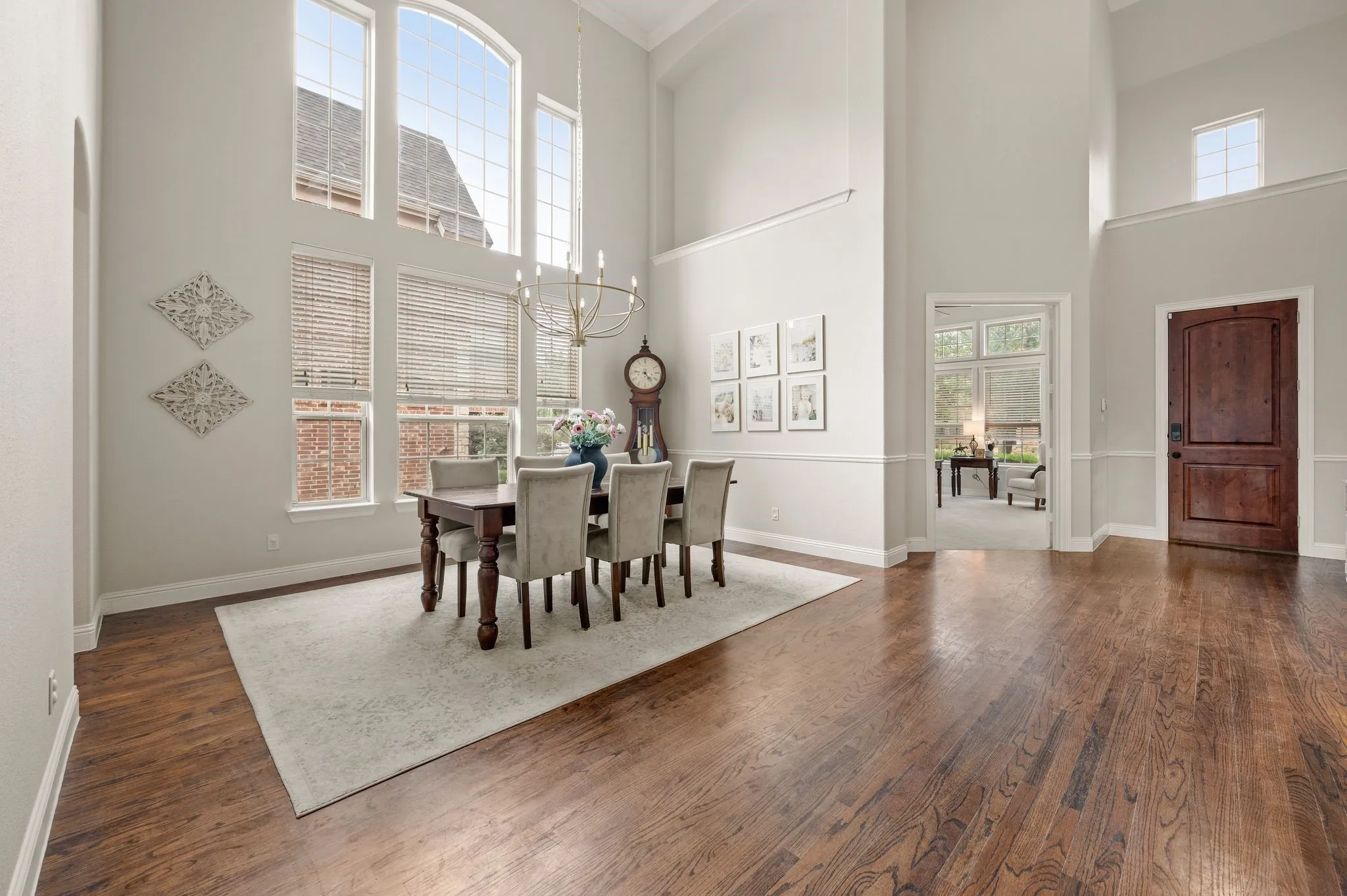 Single Family Residence For Sale in Tarrant County , 208 Silverado Trail, Keller, Texas 76248, 5 Bedroom, 4 Bathroom, 3 Garage spaces, 4,501 Sqft, built in 2010, mls#21322899, Real Estate Agent in Keller, Homes For Sale in Tarrant county, Homes For Sale in Keller, Realtor in Keller Texas, Real Estate Brokerage Independent Realty Texas, Luminita Cordes Realtor