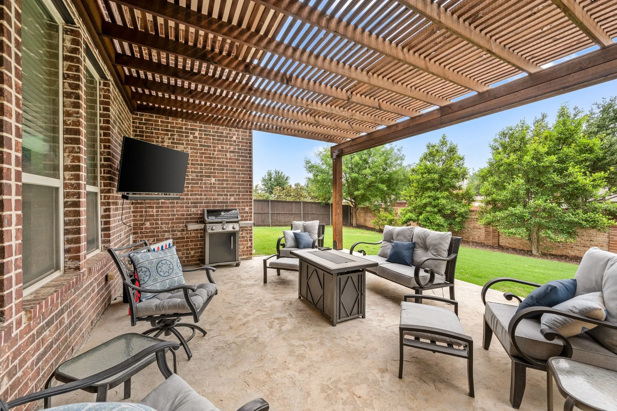 Single Family Residence For Sale in Tarrant County , 208 Silverado Trail, Keller, Texas 76248, 5 Bedroom, 4 Bathroom, 3 Garage spaces, 4,501 Sqft, built in 2010, mls#21322899, Real Estate Agent in Keller, Homes For Sale in Tarrant county, Homes For Sale in Keller, Realtor in Keller Texas, Real Estate Brokerage Independent Realty Texas, Luminita Cordes Realtor