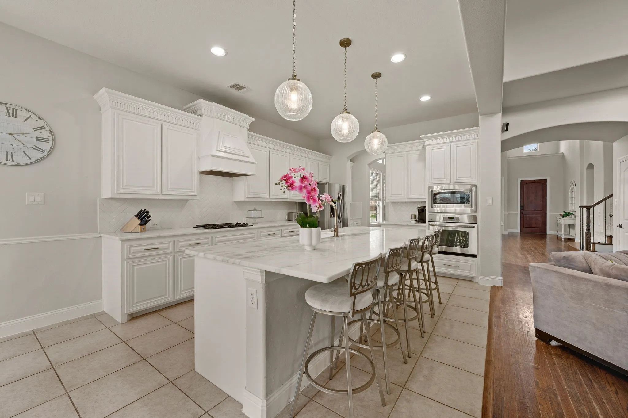 Single Family Residence For Sale in Tarrant County , 208 Silverado Trail, Keller, Texas 76248, 5 Bedroom, 4 Bathroom, 3 Garage spaces, 4,501 Sqft, built in 2010, mls#21322899, Real Estate Agent in Keller, Homes For Sale in Tarrant county, Homes For Sale in Keller, Realtor in Keller Texas, Real Estate Brokerage Independent Realty Texas, Luminita Cordes Realtor