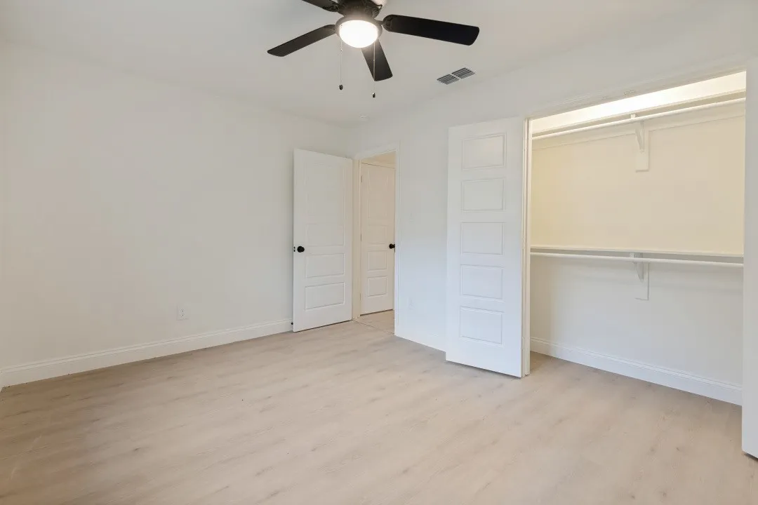 Single Family Residence For Sale in Van Zandt County , 1311 Forrest Drive, Canton, Texas 75103, 3 Bedroom, 2 Bathroom, 2 Garage spaces, 1,454 Sqft, built in 1973, mls#21342225, Real Estate Agent in Canton, Homes For Sale in Van Zandt county, Homes For Sale in Canton, Realtor in Canton Texas, Real Estate Brokerage Independent Realty Texas, Luminita Cordes Realtor