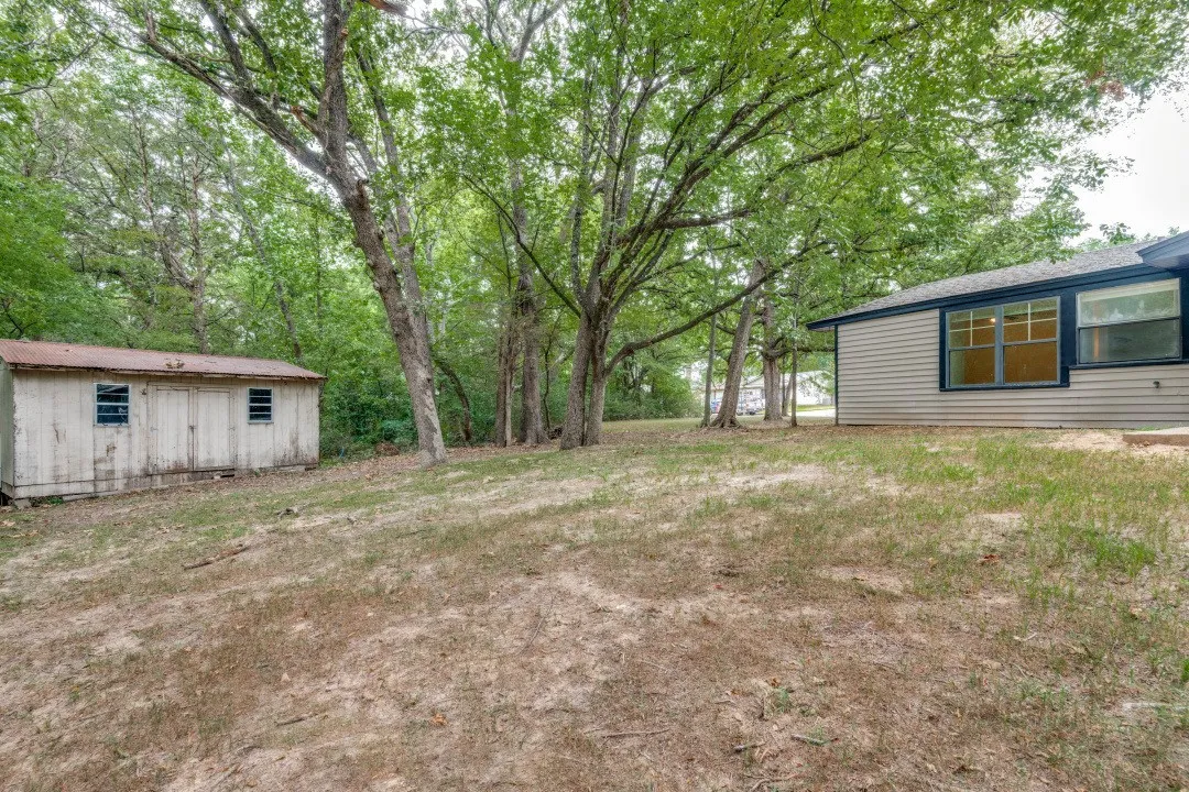 Single Family Residence For Sale in Van Zandt County , 1311 Forrest Drive, Canton, Texas 75103, 3 Bedroom, 2 Bathroom, 2 Garage spaces, 1,454 Sqft, built in 1973, mls#21342225, Real Estate Agent in Canton, Homes For Sale in Van Zandt county, Homes For Sale in Canton, Realtor in Canton Texas, Real Estate Brokerage Independent Realty Texas, Luminita Cordes Realtor