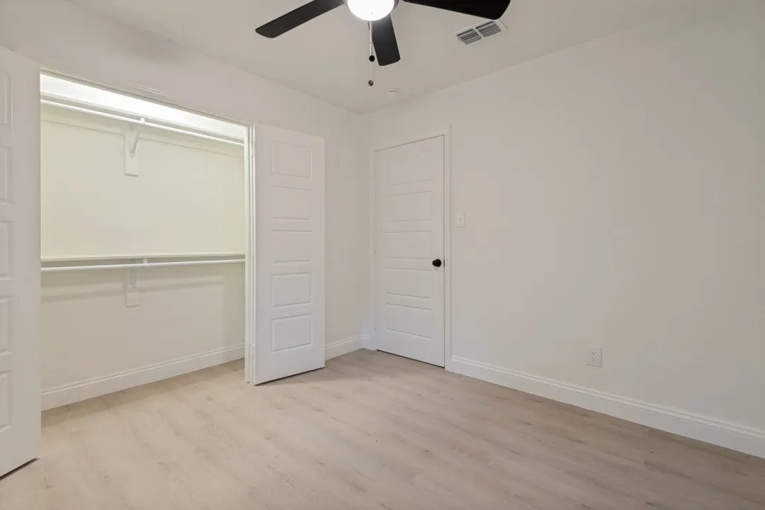 Single Family Residence For Sale in Van Zandt County , 1311 Forrest Drive, Canton, Texas 75103, 3 Bedroom, 2 Bathroom, 2 Garage spaces, 1,454 Sqft, built in 1973, mls#21342225, Real Estate Agent in Canton, Homes For Sale in Van Zandt county, Homes For Sale in Canton, Realtor in Canton Texas, Real Estate Brokerage Independent Realty Texas, Luminita Cordes Realtor
