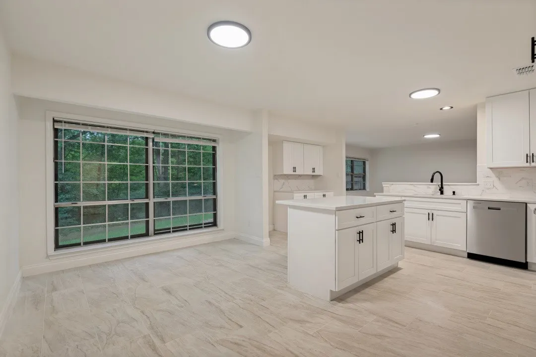 Single Family Residence For Sale in Van Zandt County , 1311 Forrest Drive, Canton, Texas 75103, 3 Bedroom, 2 Bathroom, 2 Garage spaces, 1,454 Sqft, built in 1973, mls#21342225, Real Estate Agent in Canton, Homes For Sale in Van Zandt county, Homes For Sale in Canton, Realtor in Canton Texas, Real Estate Brokerage Independent Realty Texas, Luminita Cordes Realtor