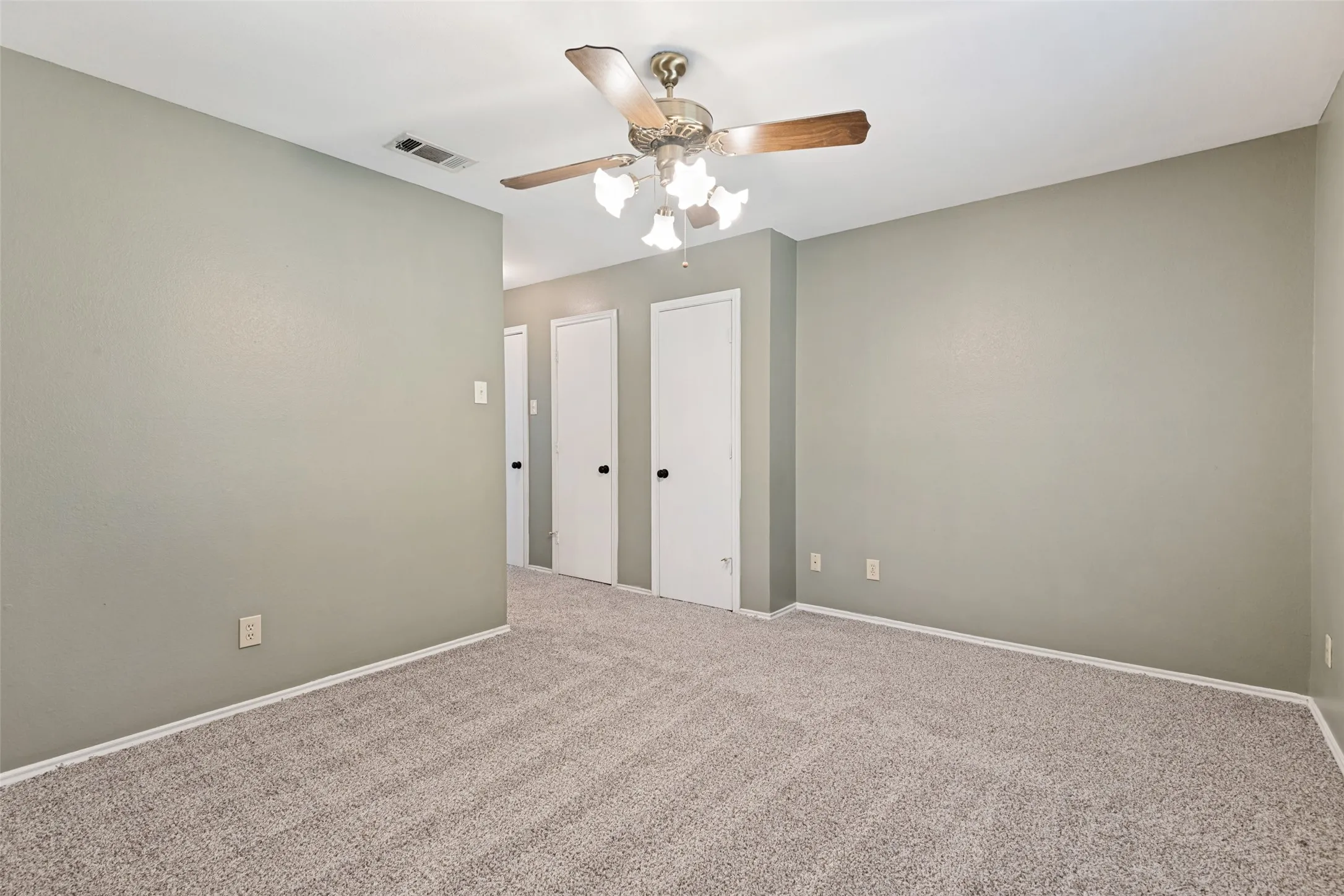 Single Family Residence For Sale in Kaufman County , 717 Adams Drive, Crandall, Texas 75114, 3 Bedroom, 2 Bathroom, 1 Garage spaces, 1,412 Sqft, built in 1984, mls#21342625, Real Estate Agent in Crandall, Homes For Sale in Kaufman county, Homes For Sale in Crandall, Realtor in Crandall Texas, Real Estate Brokerage Independent Realty Texas, Luminita Cordes Realtor