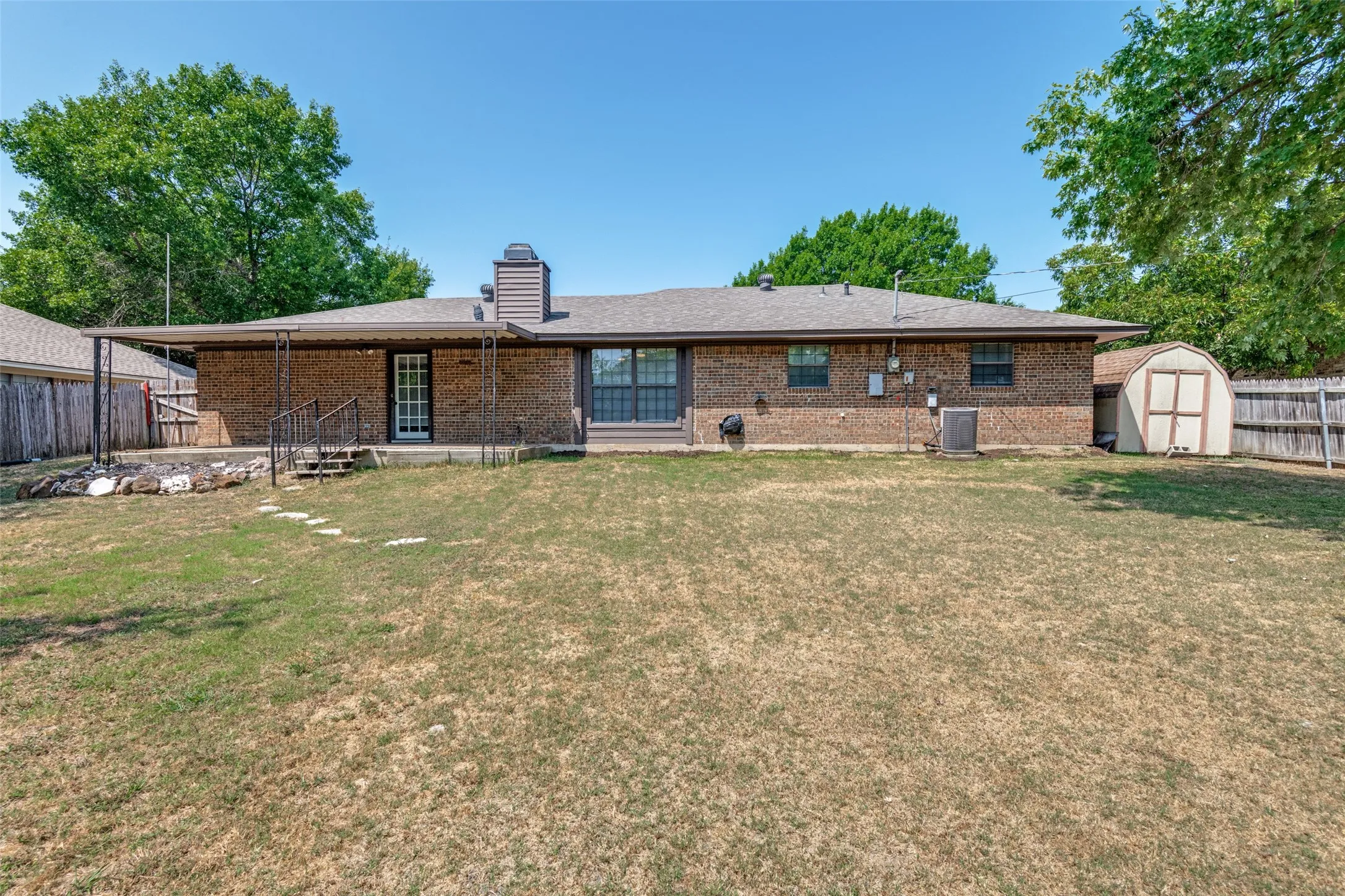 Single Family Residence For Sale in Kaufman County , 717 Adams Drive, Crandall, Texas 75114, 3 Bedroom, 2 Bathroom, 1 Garage spaces, 1,412 Sqft, built in 1984, mls#21342625, Real Estate Agent in Crandall, Homes For Sale in Kaufman county, Homes For Sale in Crandall, Realtor in Crandall Texas, Real Estate Brokerage Independent Realty Texas, Luminita Cordes Realtor