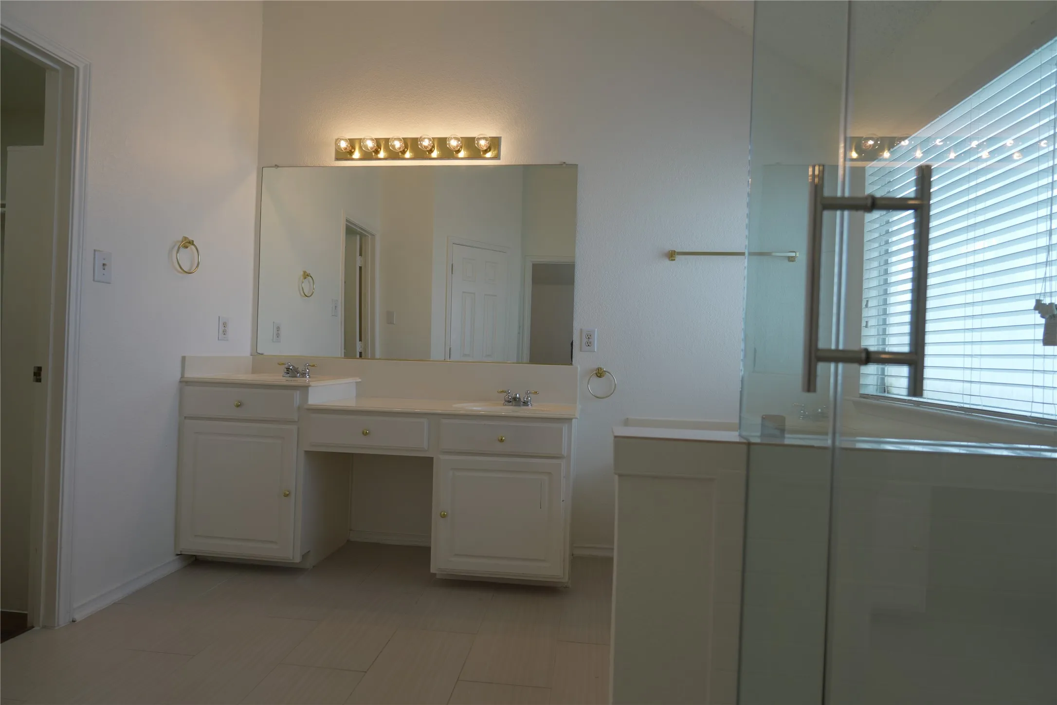 Single Family Residence For Rent in Collin County , 2032 Fox Glen Drive, Allen, Texas 75013, 4 Bedroom, 3 Bathroom, 2 Garage spaces, 2,682 Sqft, built in 1997, mls#21342921, Real Estate Agent in Allen, Homes For Rent in Collin county, Homes For Rent in Allen, Realtor in Allen Texas, Real Estate Brokerage Independent Realty Texas, Luminita Cordes Realtor
