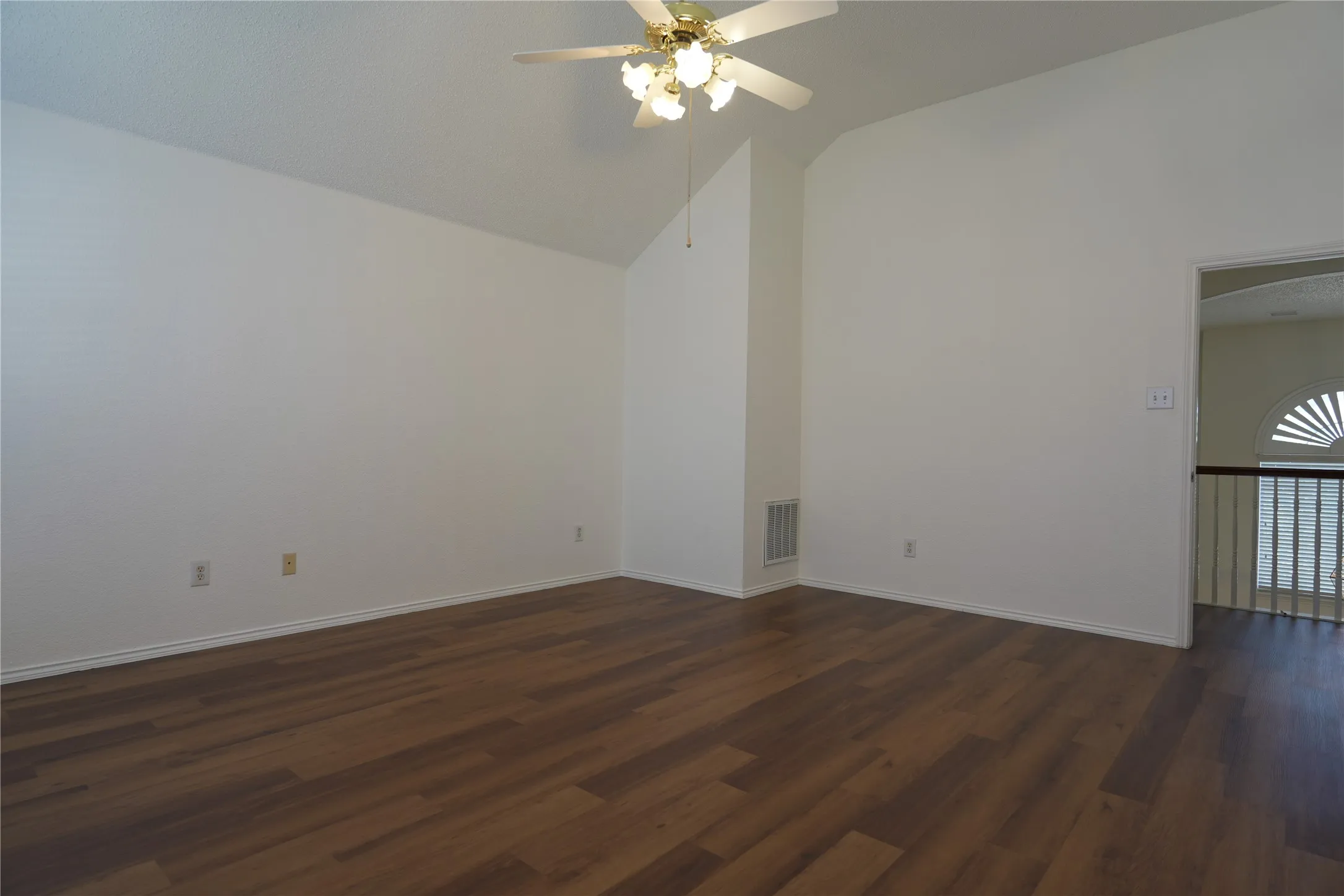 Single Family Residence For Rent in Collin County , 2032 Fox Glen Drive, Allen, Texas 75013, 4 Bedroom, 3 Bathroom, 2 Garage spaces, 2,682 Sqft, built in 1997, mls#21342921, Real Estate Agent in Allen, Homes For Rent in Collin county, Homes For Rent in Allen, Realtor in Allen Texas, Real Estate Brokerage Independent Realty Texas, Luminita Cordes Realtor