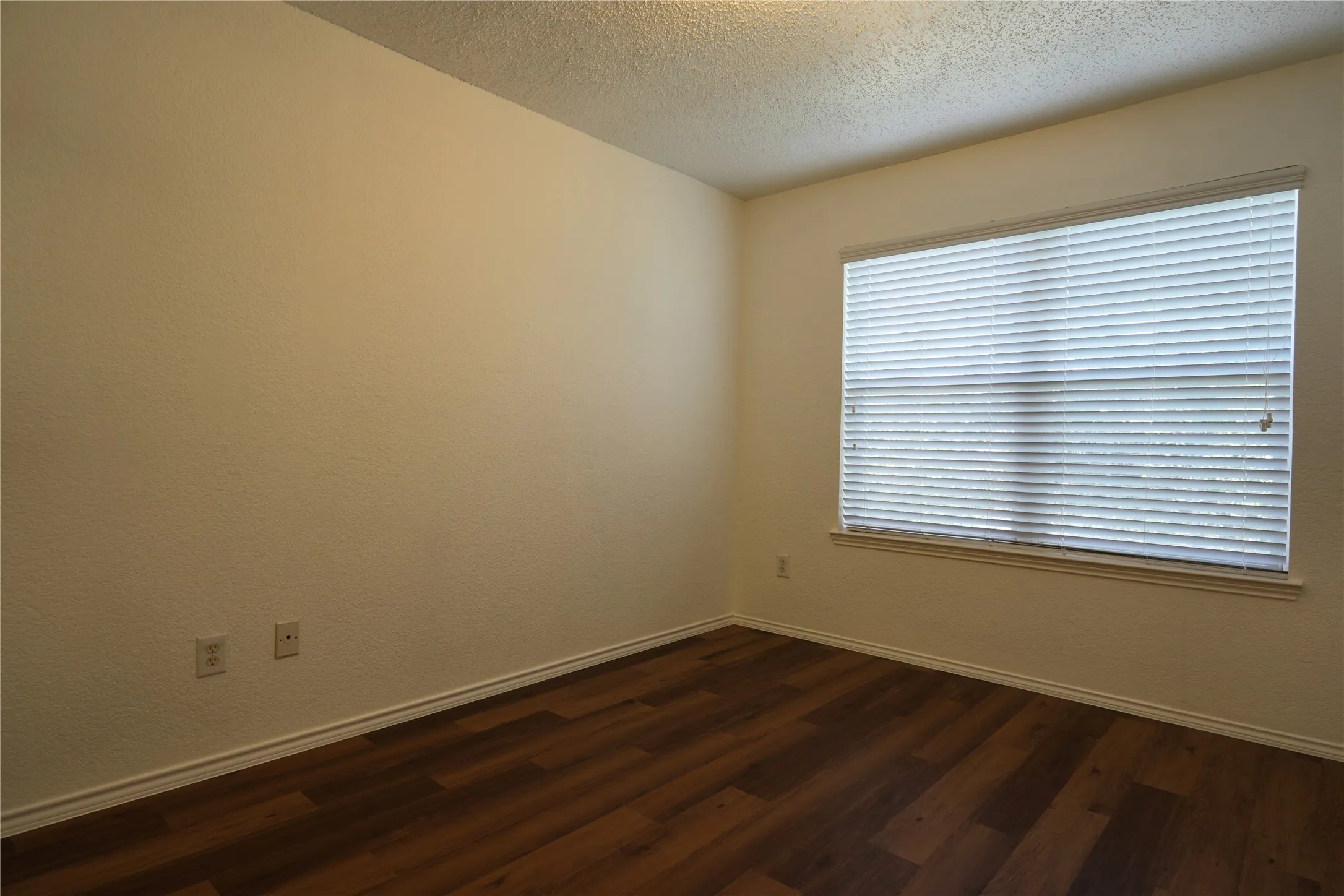 Single Family Residence For Rent in Collin County , 2032 Fox Glen Drive, Allen, Texas 75013, 4 Bedroom, 3 Bathroom, 2 Garage spaces, 2,682 Sqft, built in 1997, mls#21342921, Real Estate Agent in Allen, Homes For Rent in Collin county, Homes For Rent in Allen, Realtor in Allen Texas, Real Estate Brokerage Independent Realty Texas, Luminita Cordes Realtor