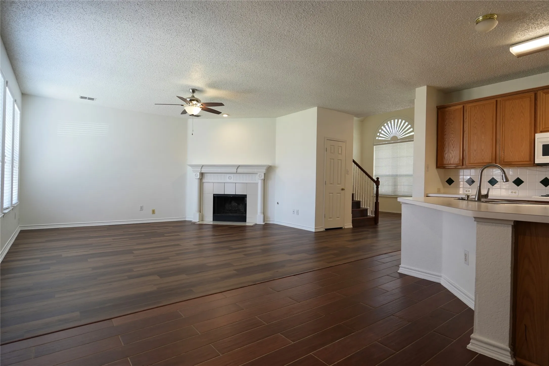 Single Family Residence For Rent in Collin County , 2032 Fox Glen Drive, Allen, Texas 75013, 4 Bedroom, 3 Bathroom, 2 Garage spaces, 2,682 Sqft, built in 1997, mls#21342921, Real Estate Agent in Allen, Homes For Rent in Collin county, Homes For Rent in Allen, Realtor in Allen Texas, Real Estate Brokerage Independent Realty Texas, Luminita Cordes Realtor