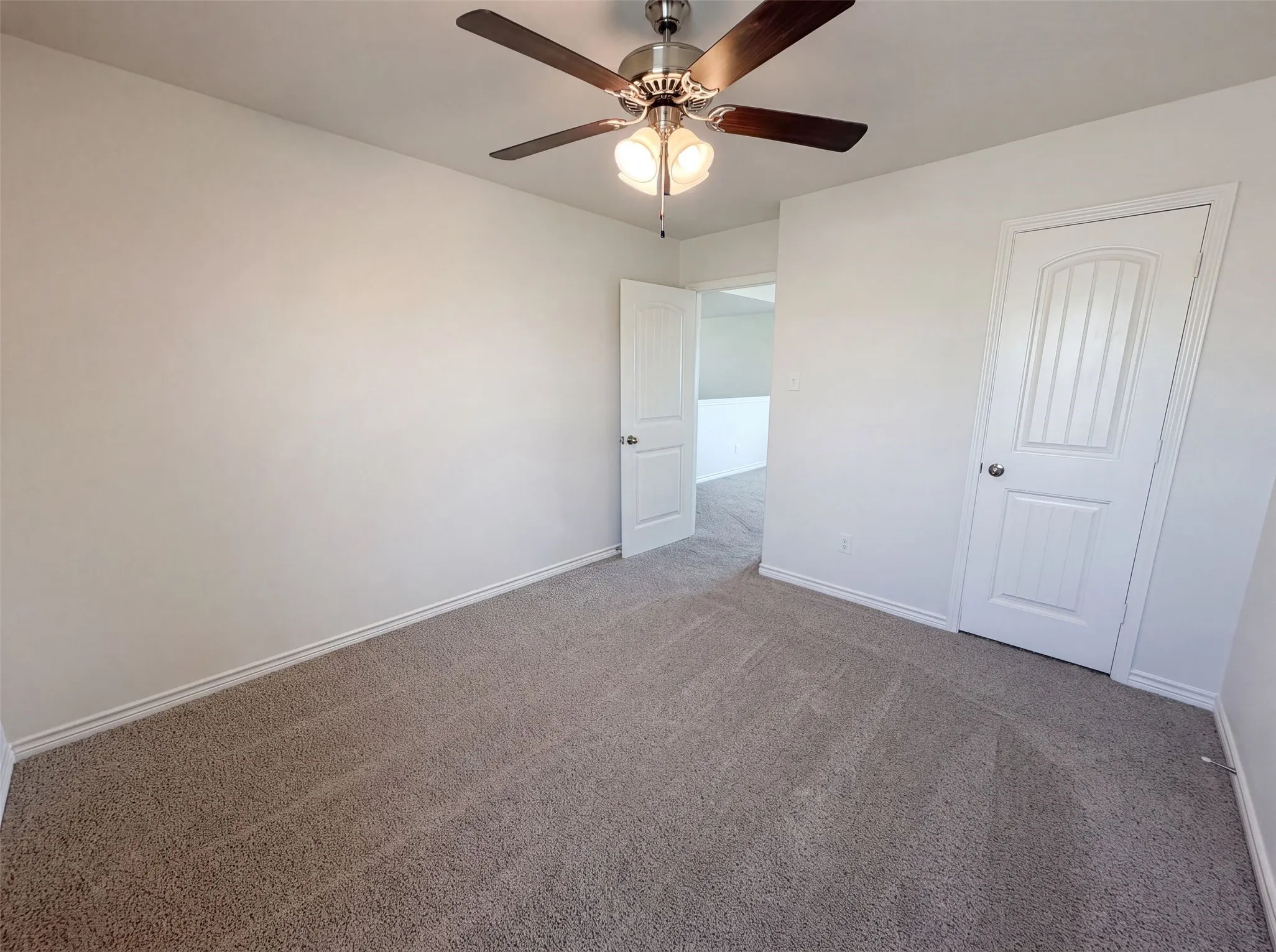 Single Family Residence For Sale in Ellis County , 1713 Blue Jay Drive, Ennis, Texas 75119, 4 Bedroom, 3 Bathroom, 2 Garage spaces, 2,125 Sqft, built in 2018, mls#21342945, Real Estate Agent in Ennis, Homes For Sale in Ellis county, Homes For Sale in Ennis, Realtor in Ennis Texas, Real Estate Brokerage Independent Realty Texas, Luminita Cordes Realtor