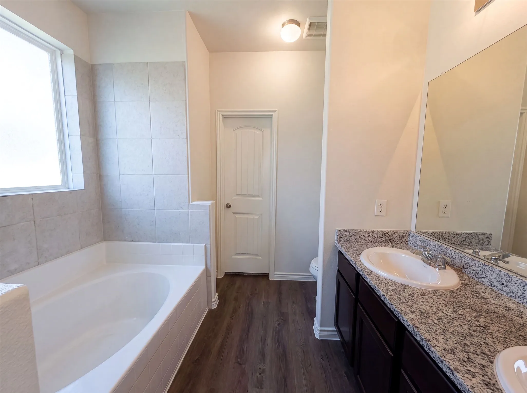 Single Family Residence For Sale in Ellis County , 1713 Blue Jay Drive, Ennis, Texas 75119, 4 Bedroom, 3 Bathroom, 2 Garage spaces, 2,125 Sqft, built in 2018, mls#21342945, Real Estate Agent in Ennis, Homes For Sale in Ellis county, Homes For Sale in Ennis, Realtor in Ennis Texas, Real Estate Brokerage Independent Realty Texas, Luminita Cordes Realtor