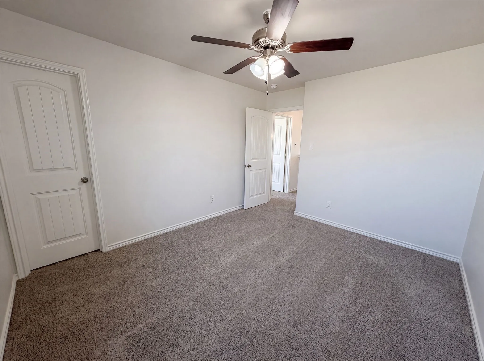 Single Family Residence For Sale in Ellis County , 1713 Blue Jay Drive, Ennis, Texas 75119, 4 Bedroom, 3 Bathroom, 2 Garage spaces, 2,125 Sqft, built in 2018, mls#21342945, Real Estate Agent in Ennis, Homes For Sale in Ellis county, Homes For Sale in Ennis, Realtor in Ennis Texas, Real Estate Brokerage Independent Realty Texas, Luminita Cordes Realtor