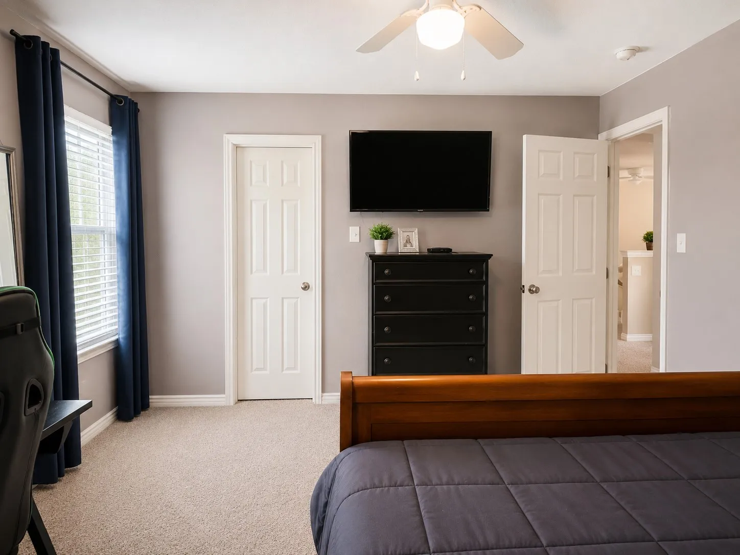 Single Family Residence For Sale in Denton County , 2317 Basswood Drive, Little Elm, Texas 75068, 4 Bedrooms, 3 Bathrooms, 2 Garage spaces, 2,611 Sqft, built in 2000, Price $449,900, mls#21342948, Real Estate Agent in Little Elm, Homes For Sale in Denton county, Homes For Sale in Little Elm, Realtor in Little Elm Texas, Real Estate Brokerage Independent Realty Texas, Luminita Cordes Realtor