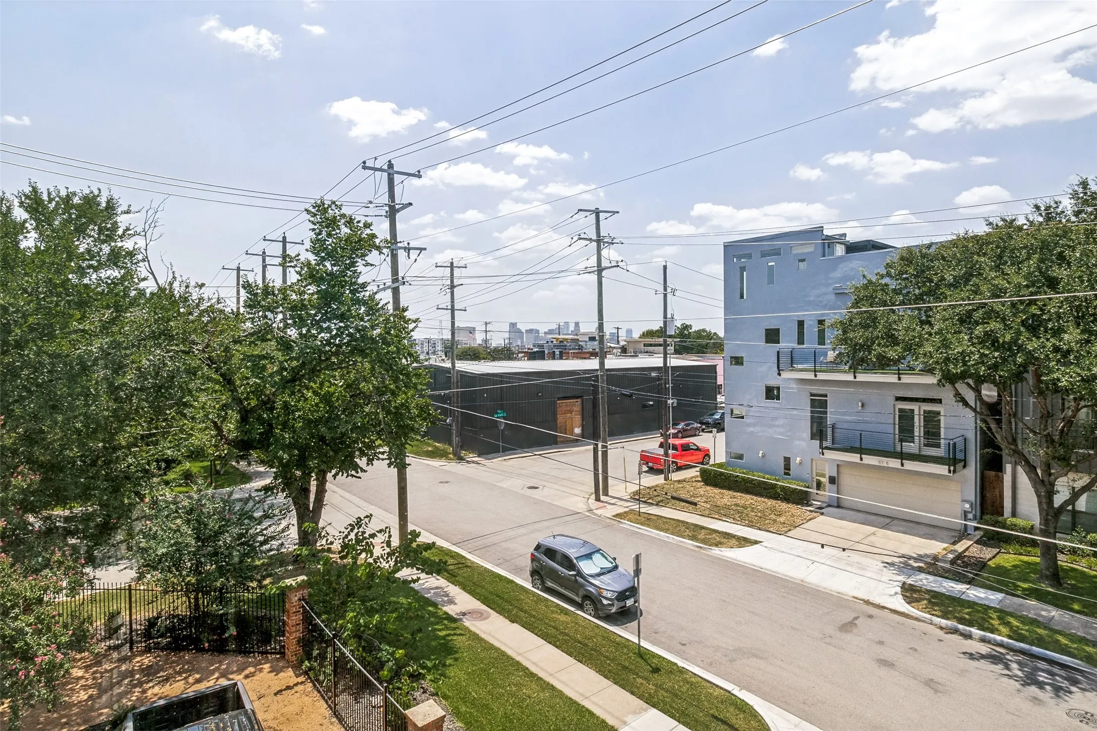 Condominium For Sale in Dallas County , 1910 Hope Street 5, Dallas, Texas 75206, 2 Bedroom, 3 Bathroom, 2 Garage spaces, 1,374 Sqft, built in 2005, mls#21341668, Real Estate Agent in Dallas, Homes For Sale in Dallas county, Homes For Sale in Dallas, Realtor in Dallas Texas, Real Estate Brokerage Independent Realty Texas, Luminita Cordes Realtor