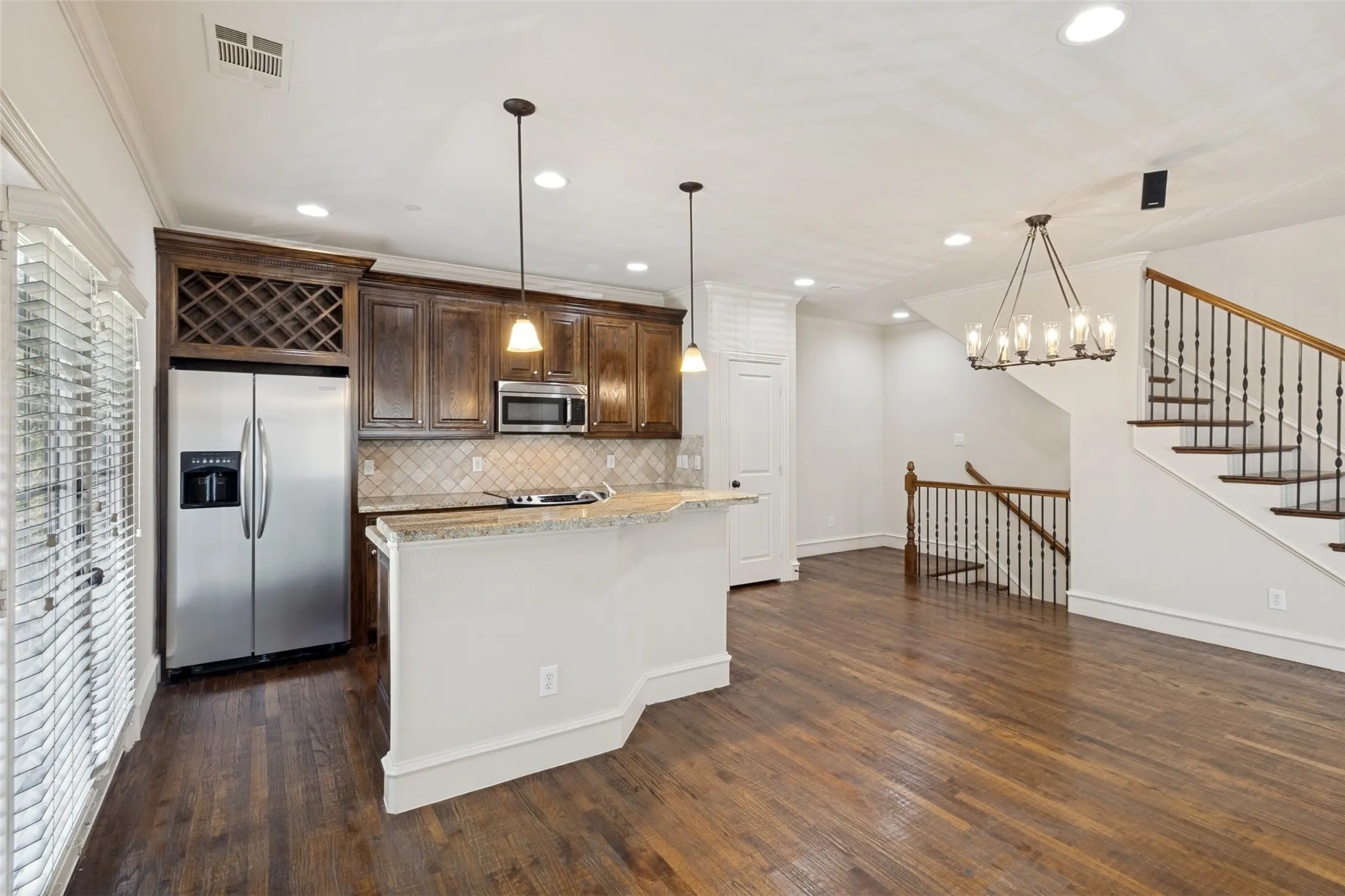 Condominium For Sale in Dallas County , 1910 Hope Street 5, Dallas, Texas 75206, 2 Bedroom, 3 Bathroom, 2 Garage spaces, 1,374 Sqft, built in 2005, mls#21341668, Real Estate Agent in Dallas, Homes For Sale in Dallas county, Homes For Sale in Dallas, Realtor in Dallas Texas, Real Estate Brokerage Independent Realty Texas, Luminita Cordes Realtor