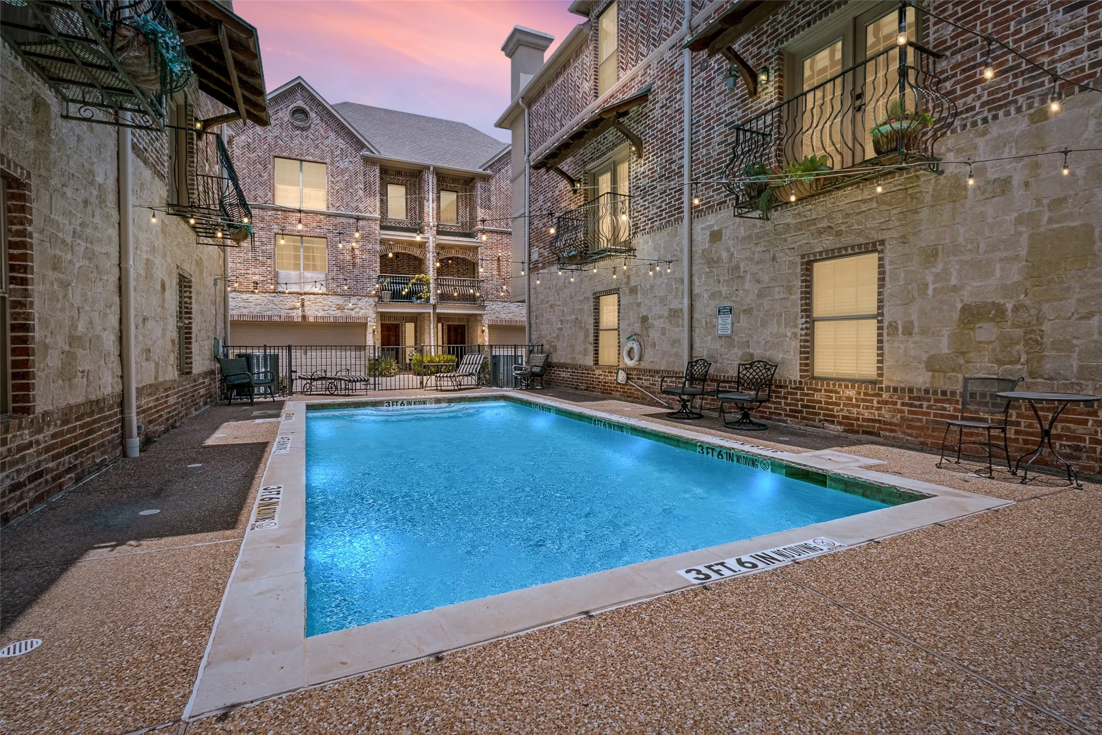 Condominium For Sale in Dallas County , 1910 Hope Street 5, Dallas, Texas 75206, 2 Bedroom, 3 Bathroom, 2 Garage spaces, 1,374 Sqft, built in 2005, mls#21341668, Real Estate Agent in Dallas, Homes For Sale in Dallas county, Homes For Sale in Dallas, Realtor in Dallas Texas, Real Estate Brokerage Independent Realty Texas, Luminita Cordes Realtor