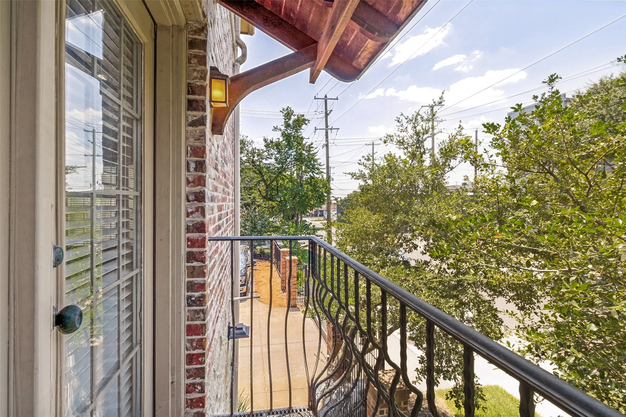 Condominium For Sale in Dallas County , 1910 Hope Street 5, Dallas, Texas 75206, 2 Bedroom, 3 Bathroom, 2 Garage spaces, 1,374 Sqft, built in 2005, mls#21341668, Real Estate Agent in Dallas, Homes For Sale in Dallas county, Homes For Sale in Dallas, Realtor in Dallas Texas, Real Estate Brokerage Independent Realty Texas, Luminita Cordes Realtor