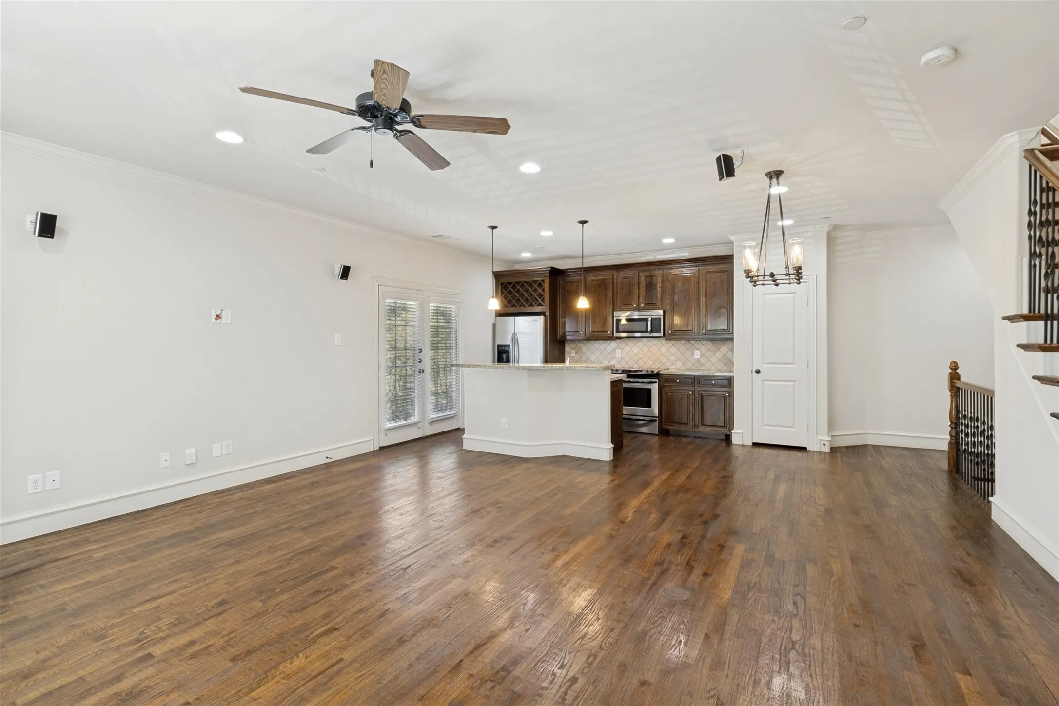 Condominium For Sale in Dallas County , 1910 Hope Street 5, Dallas, Texas 75206, 2 Bedroom, 3 Bathroom, 2 Garage spaces, 1,374 Sqft, built in 2005, mls#21341668, Real Estate Agent in Dallas, Homes For Sale in Dallas county, Homes For Sale in Dallas, Realtor in Dallas Texas, Real Estate Brokerage Independent Realty Texas, Luminita Cordes Realtor