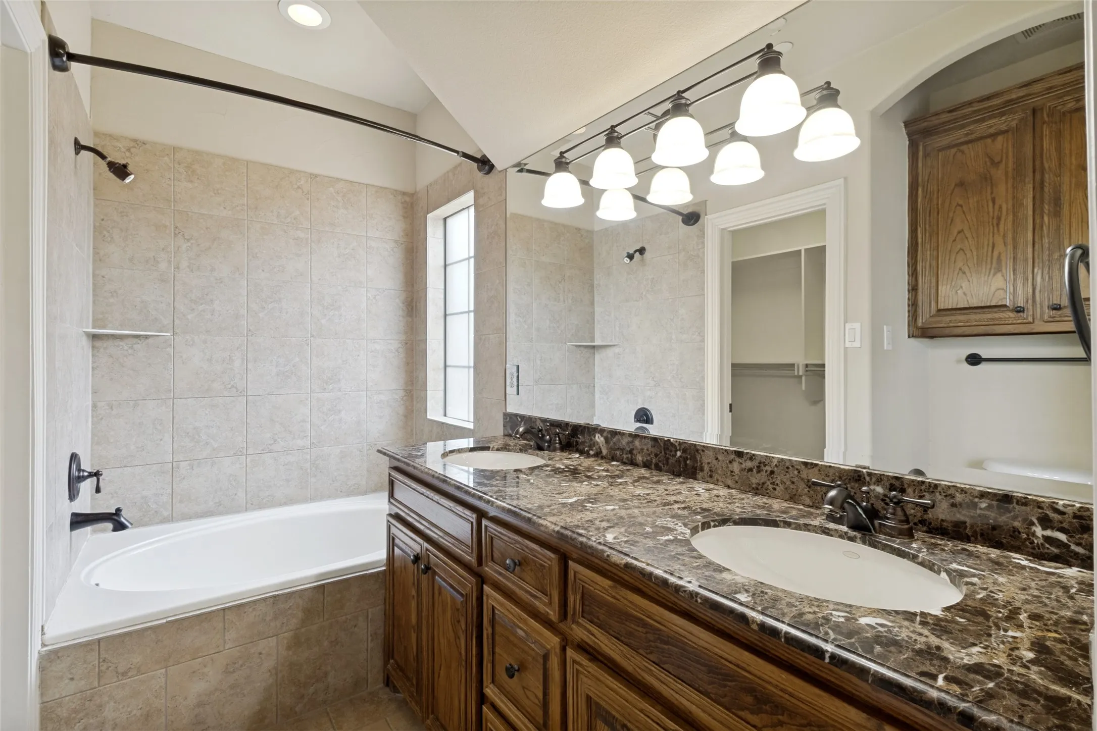 Condominium For Sale in Dallas County , 1910 Hope Street 5, Dallas, Texas 75206, 2 Bedroom, 3 Bathroom, 2 Garage spaces, 1,374 Sqft, built in 2005, mls#21341668, Real Estate Agent in Dallas, Homes For Sale in Dallas county, Homes For Sale in Dallas, Realtor in Dallas Texas, Real Estate Brokerage Independent Realty Texas, Luminita Cordes Realtor