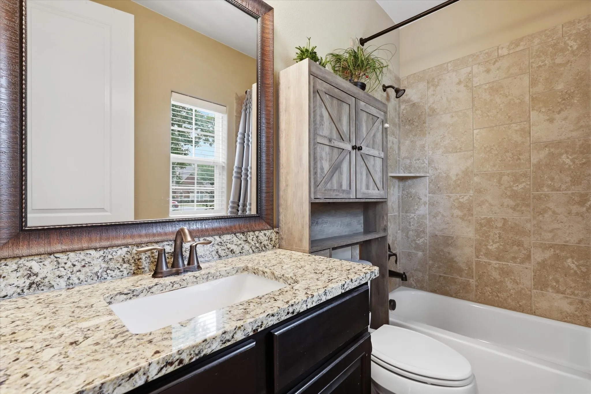 Single Family Residence For Sale in Denton County , 127 Dogwood Drive, Krugerville, Texas 76227, 4 Bedroom, 5 Bathroom, 3 Garage spaces, 4,058 Sqft, built in 2017, mls#21342441, Real Estate Agent in Krugerville, Homes For Sale in Denton county, Homes For Sale in Krugerville, Realtor in Krugerville Texas, Real Estate Brokerage Independent Realty Texas, Luminita Cordes Realtor