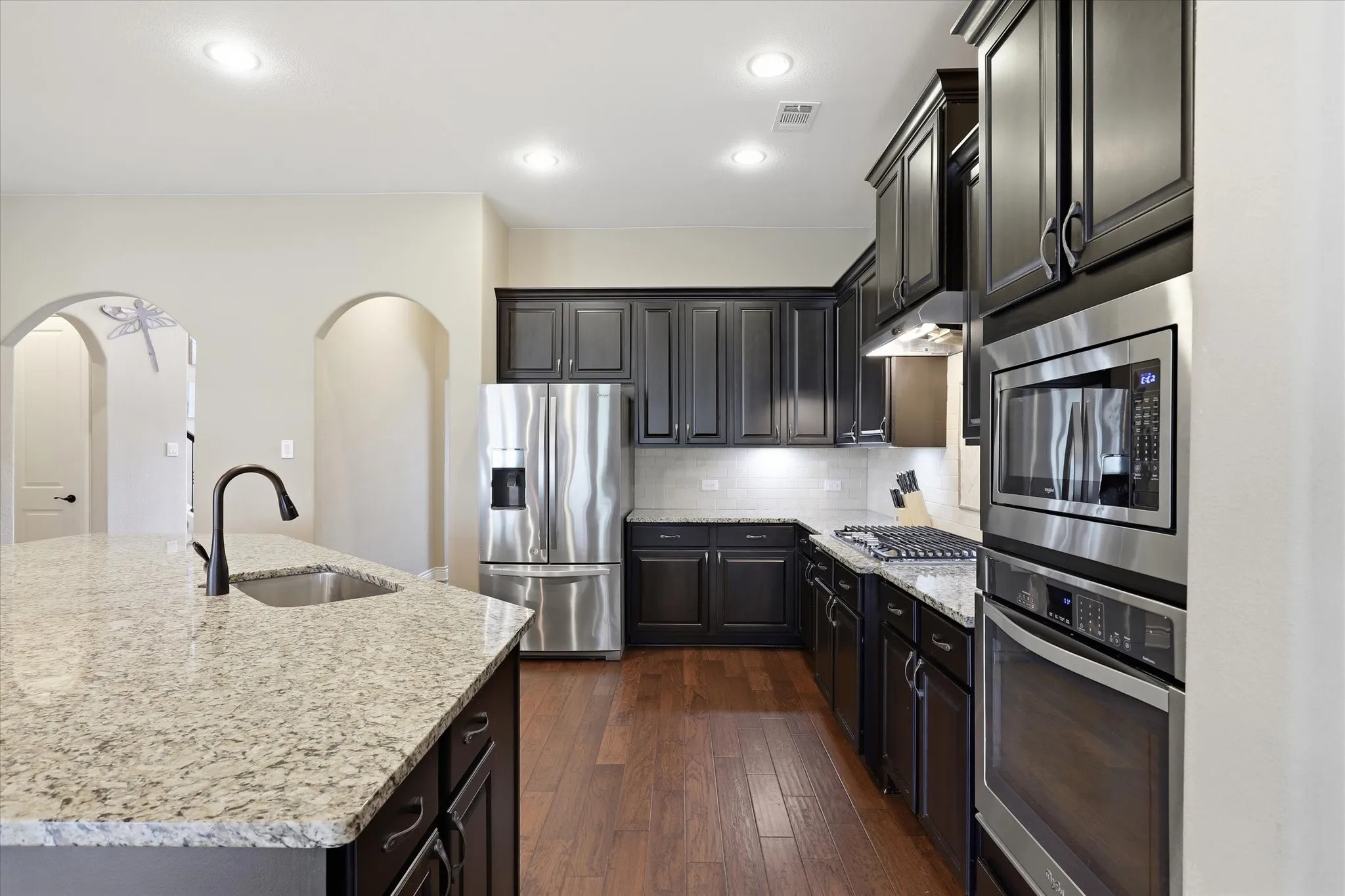 Single Family Residence For Sale in Denton County , 127 Dogwood Drive, Krugerville, Texas 76227, 4 Bedroom, 5 Bathroom, 3 Garage spaces, 4,058 Sqft, built in 2017, mls#21342441, Real Estate Agent in Krugerville, Homes For Sale in Denton county, Homes For Sale in Krugerville, Realtor in Krugerville Texas, Real Estate Brokerage Independent Realty Texas, Luminita Cordes Realtor