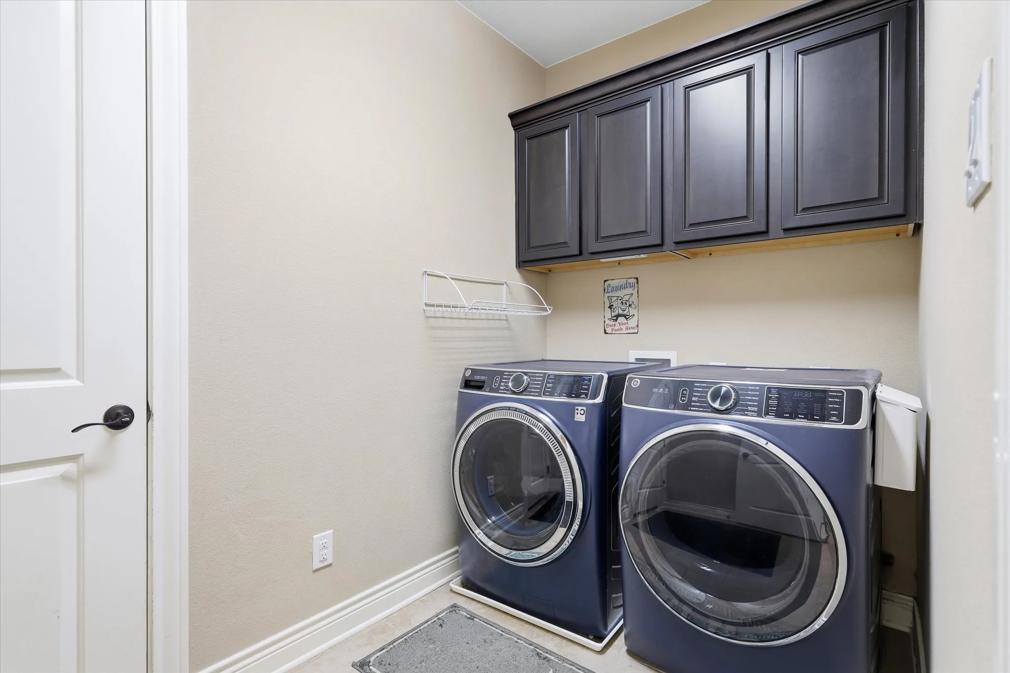 Single Family Residence For Sale in Denton County , 127 Dogwood Drive, Krugerville, Texas 76227, 4 Bedroom, 5 Bathroom, 3 Garage spaces, 4,058 Sqft, built in 2017, mls#21342441, Real Estate Agent in Krugerville, Homes For Sale in Denton county, Homes For Sale in Krugerville, Realtor in Krugerville Texas, Real Estate Brokerage Independent Realty Texas, Luminita Cordes Realtor