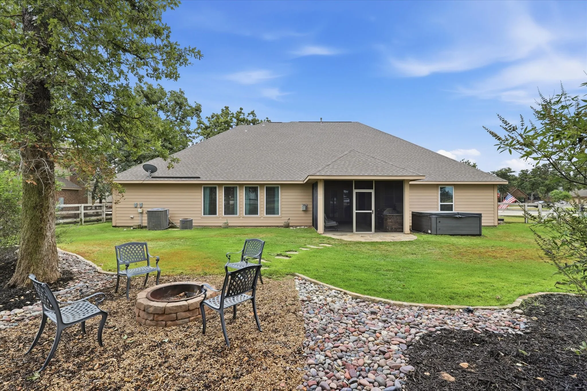 Single Family Residence For Sale in Denton County , 127 Dogwood Drive, Krugerville, Texas 76227, 4 Bedroom, 5 Bathroom, 3 Garage spaces, 4,058 Sqft, built in 2017, mls#21342441, Real Estate Agent in Krugerville, Homes For Sale in Denton county, Homes For Sale in Krugerville, Realtor in Krugerville Texas, Real Estate Brokerage Independent Realty Texas, Luminita Cordes Realtor