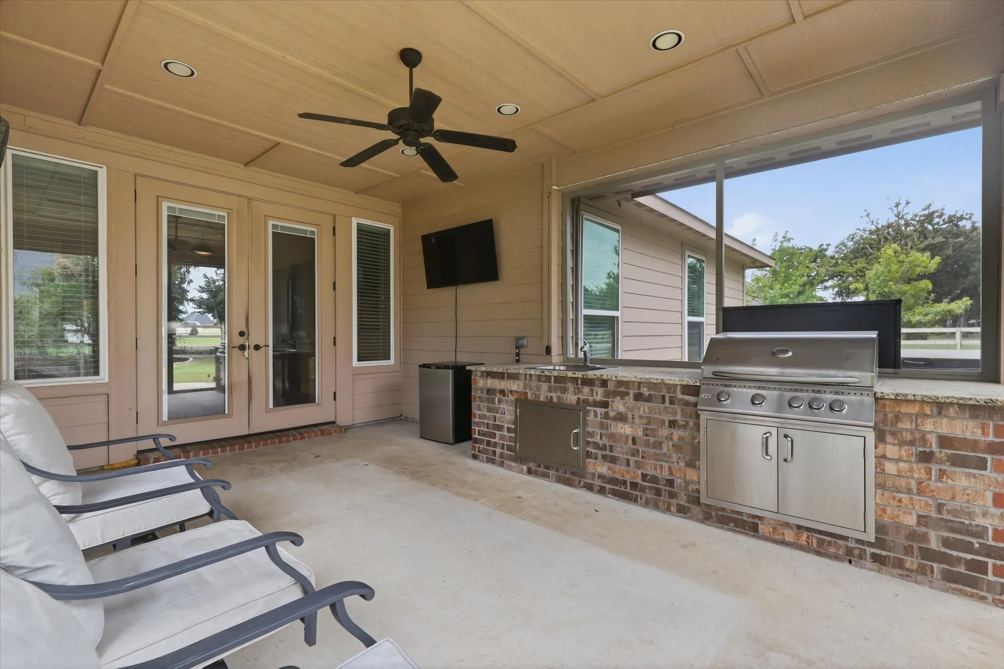 Single Family Residence For Sale in Denton County , 127 Dogwood Drive, Krugerville, Texas 76227, 4 Bedroom, 5 Bathroom, 3 Garage spaces, 4,058 Sqft, built in 2017, mls#21342441, Real Estate Agent in Krugerville, Homes For Sale in Denton county, Homes For Sale in Krugerville, Realtor in Krugerville Texas, Real Estate Brokerage Independent Realty Texas, Luminita Cordes Realtor