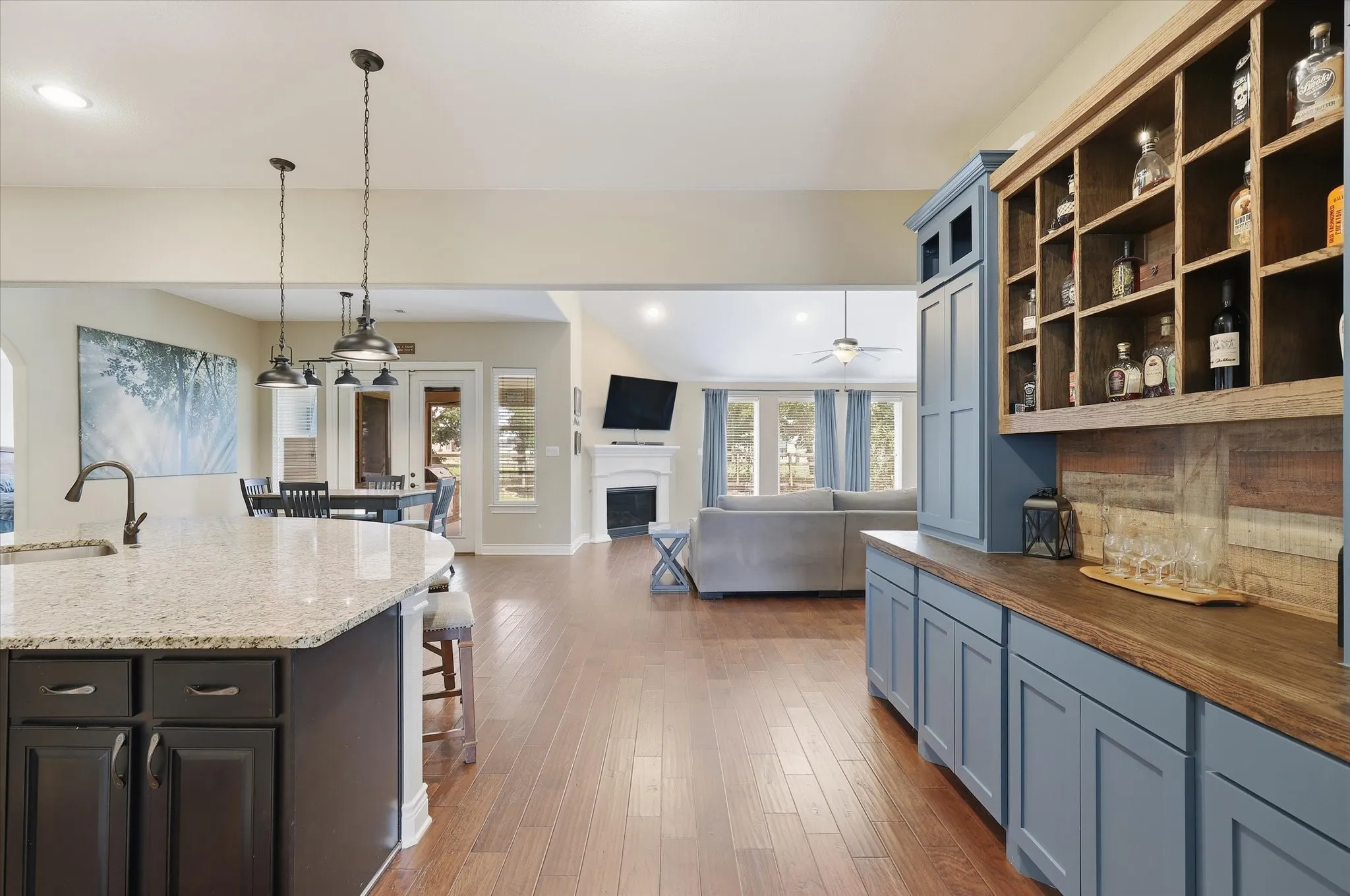 Single Family Residence For Sale in Denton County , 127 Dogwood Drive, Krugerville, Texas 76227, 4 Bedroom, 5 Bathroom, 3 Garage spaces, 4,058 Sqft, built in 2017, mls#21342441, Real Estate Agent in Krugerville, Homes For Sale in Denton county, Homes For Sale in Krugerville, Realtor in Krugerville Texas, Real Estate Brokerage Independent Realty Texas, Luminita Cordes Realtor