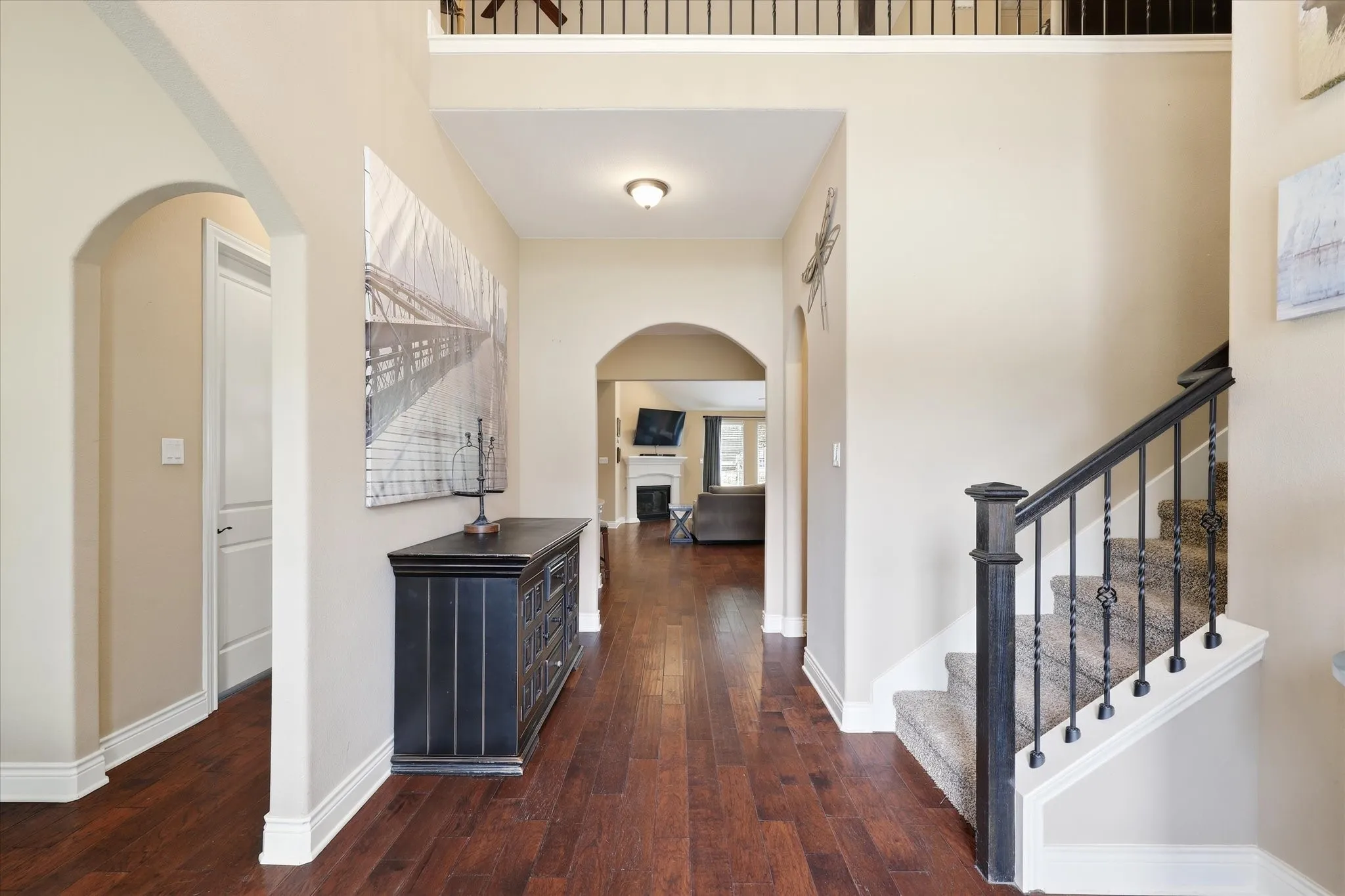 Single Family Residence For Sale in Denton County , 127 Dogwood Drive, Krugerville, Texas 76227, 4 Bedroom, 5 Bathroom, 3 Garage spaces, 4,058 Sqft, built in 2017, mls#21342441, Real Estate Agent in Krugerville, Homes For Sale in Denton county, Homes For Sale in Krugerville, Realtor in Krugerville Texas, Real Estate Brokerage Independent Realty Texas, Luminita Cordes Realtor