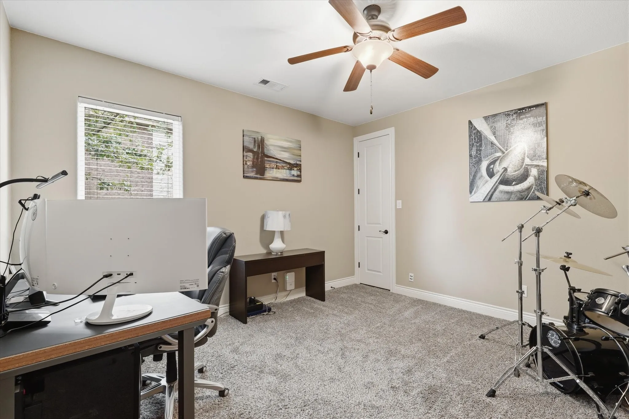 Single Family Residence For Sale in Denton County , 127 Dogwood Drive, Krugerville, Texas 76227, 4 Bedroom, 5 Bathroom, 3 Garage spaces, 4,058 Sqft, built in 2017, mls#21342441, Real Estate Agent in Krugerville, Homes For Sale in Denton county, Homes For Sale in Krugerville, Realtor in Krugerville Texas, Real Estate Brokerage Independent Realty Texas, Luminita Cordes Realtor